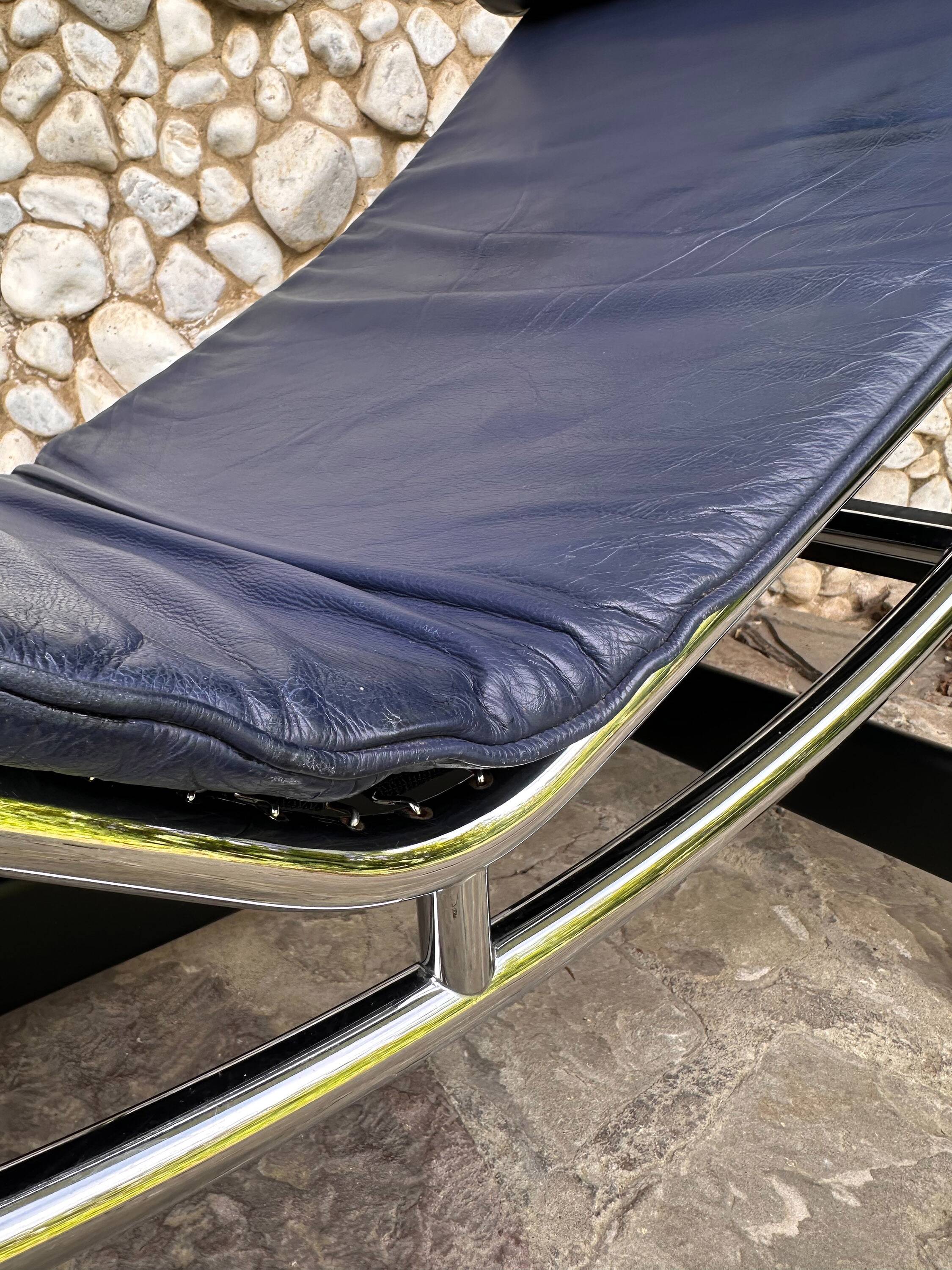Cassina LC4 chaise longue by Le Corbusier, Pierre Jeanneret & Charlotte Perriand in blue leather.