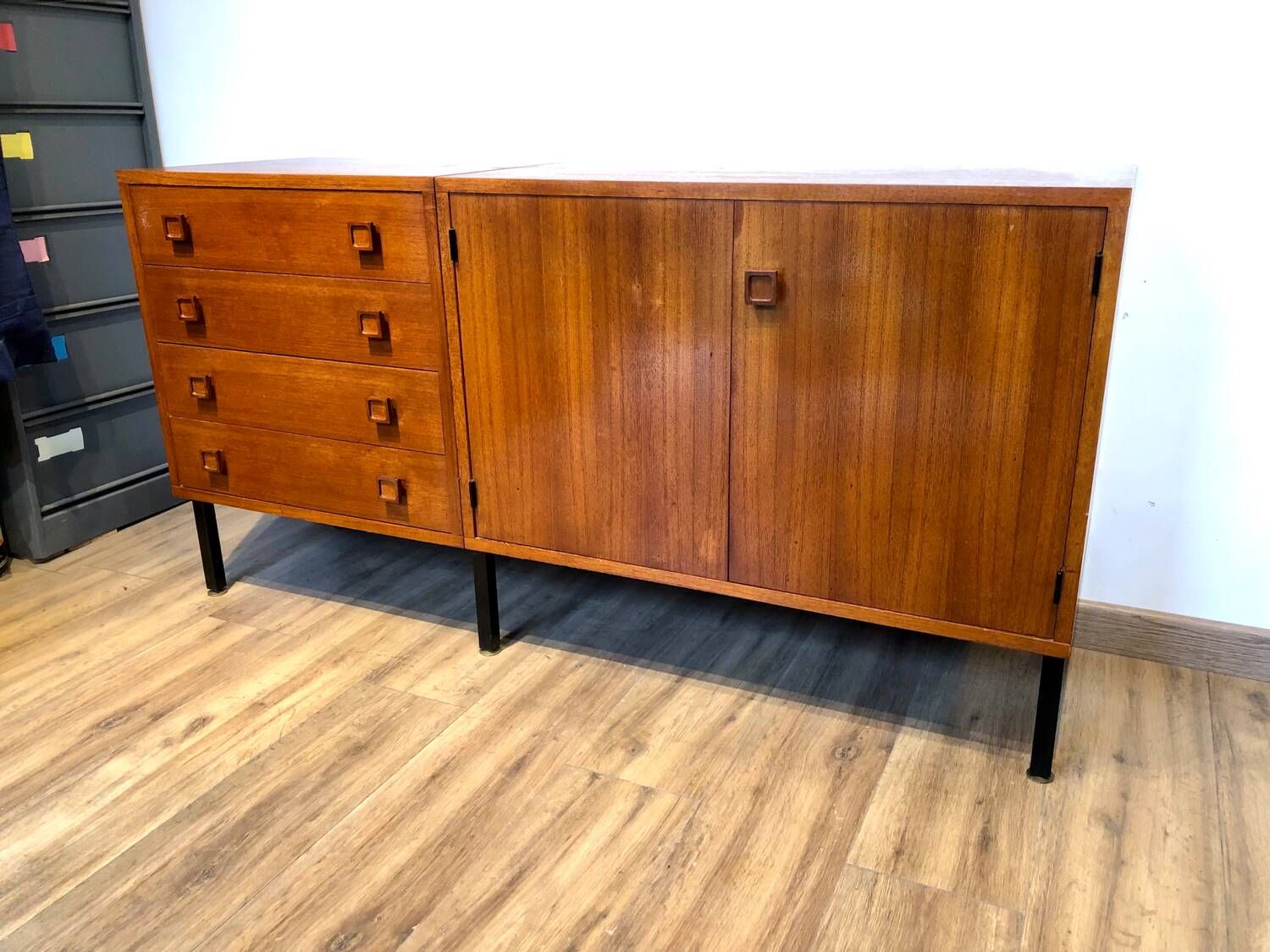 Teak enfilade