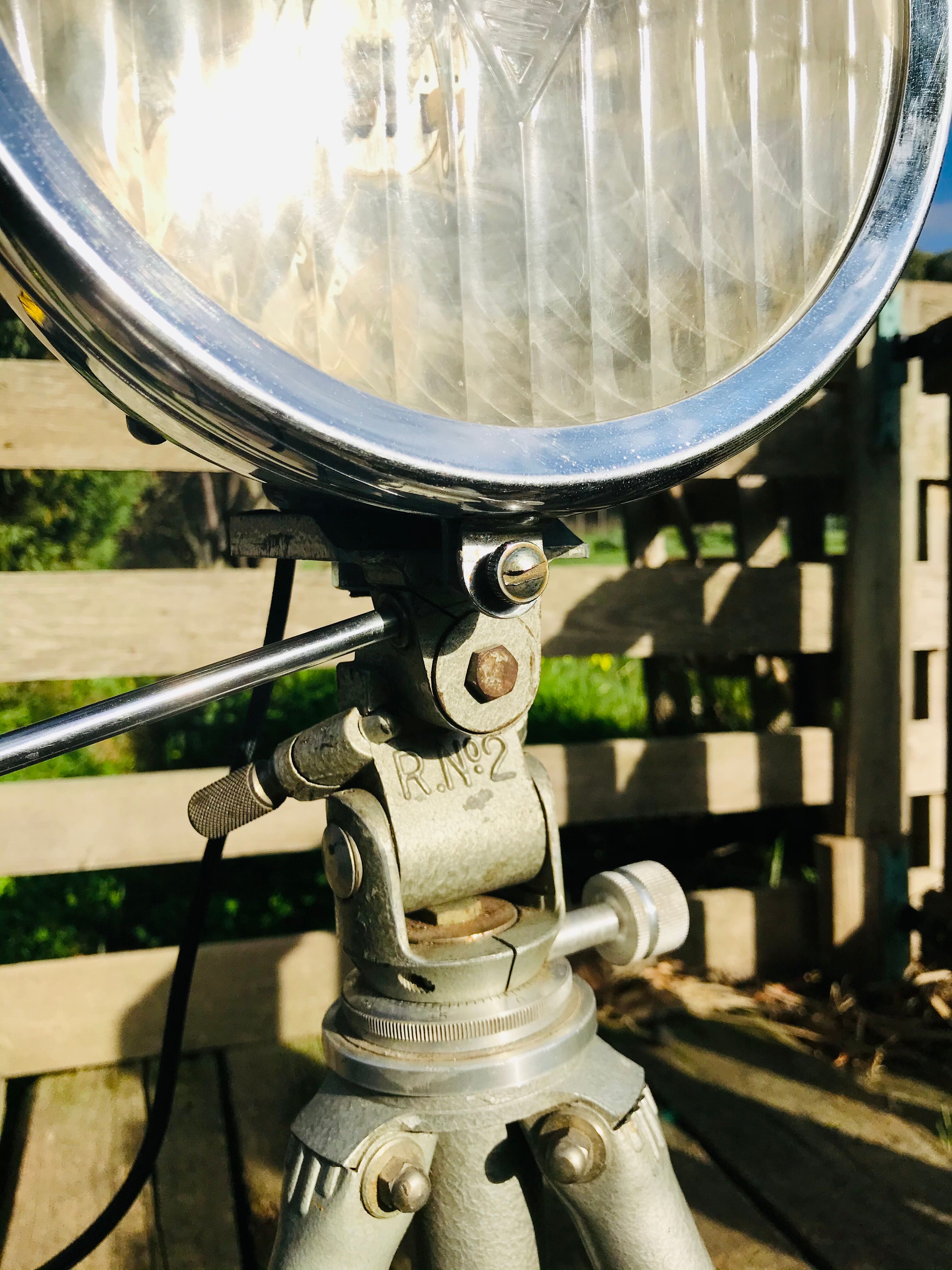 Projecteur tripode industriel