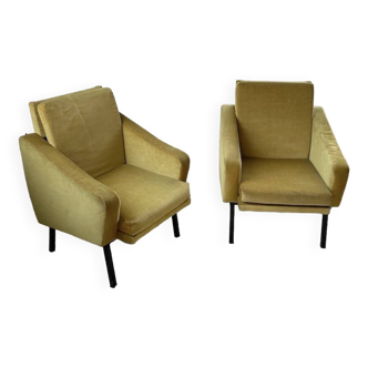 Paire de chauffeuses fauteuils vintage velours jaune