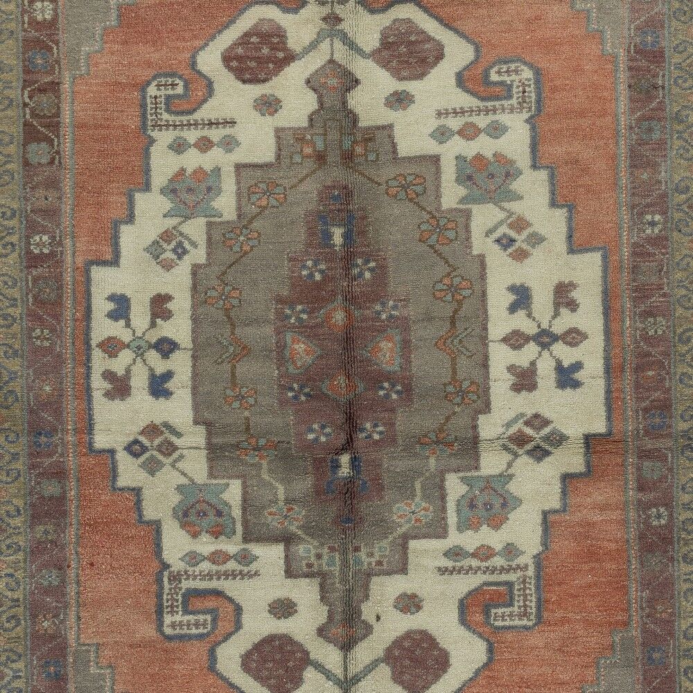 Vintage Turkish Oriental Rug. Ca 1960. One of a kind Handmade Tribal Rug. 100% Wool