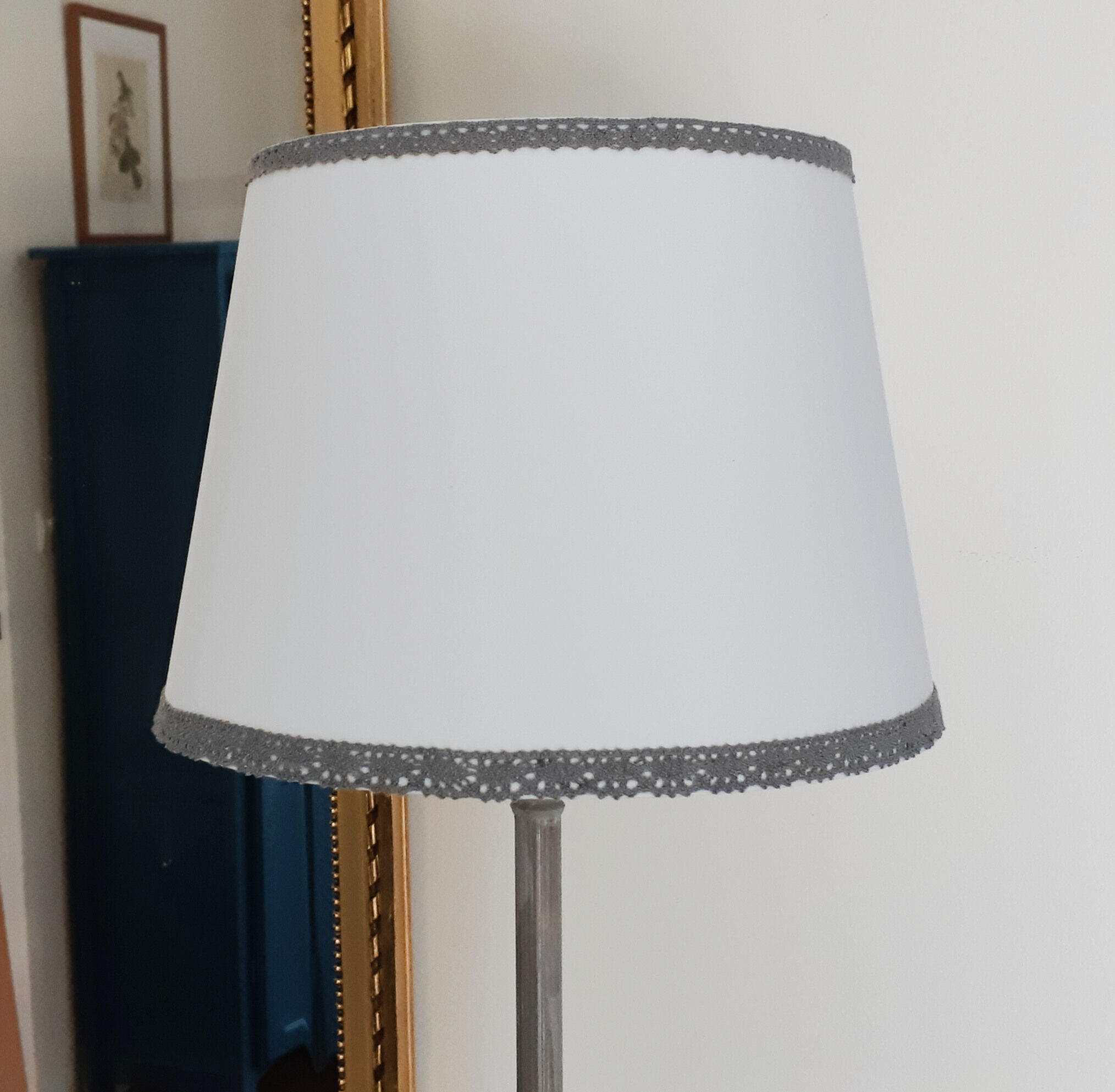 Brass tripod lamppost