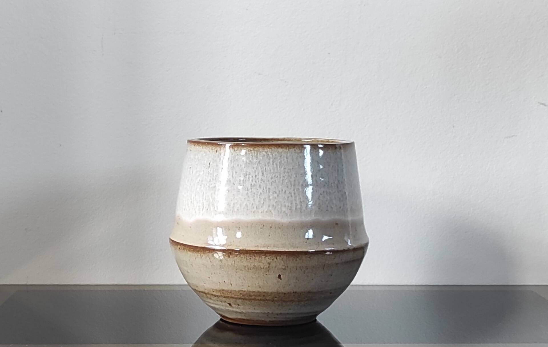 Vintage cache-pot in glazed stoneware
