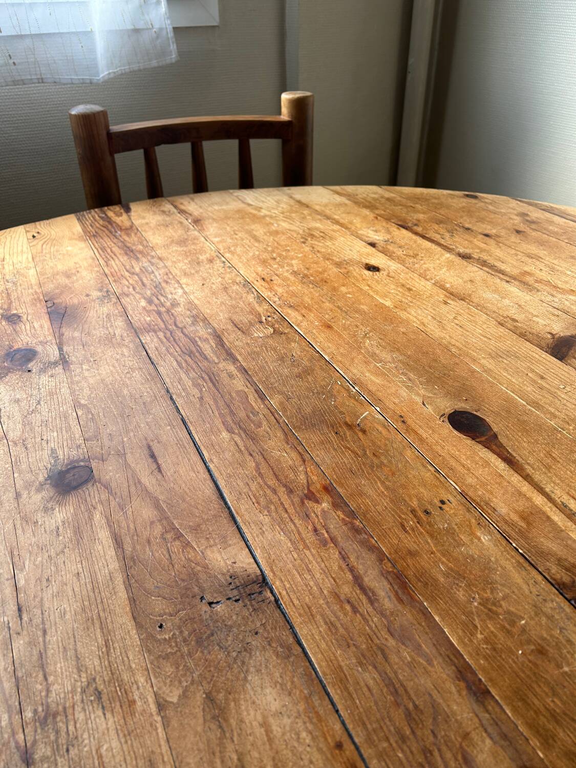 Lot d’une table à manger + 6 chaises