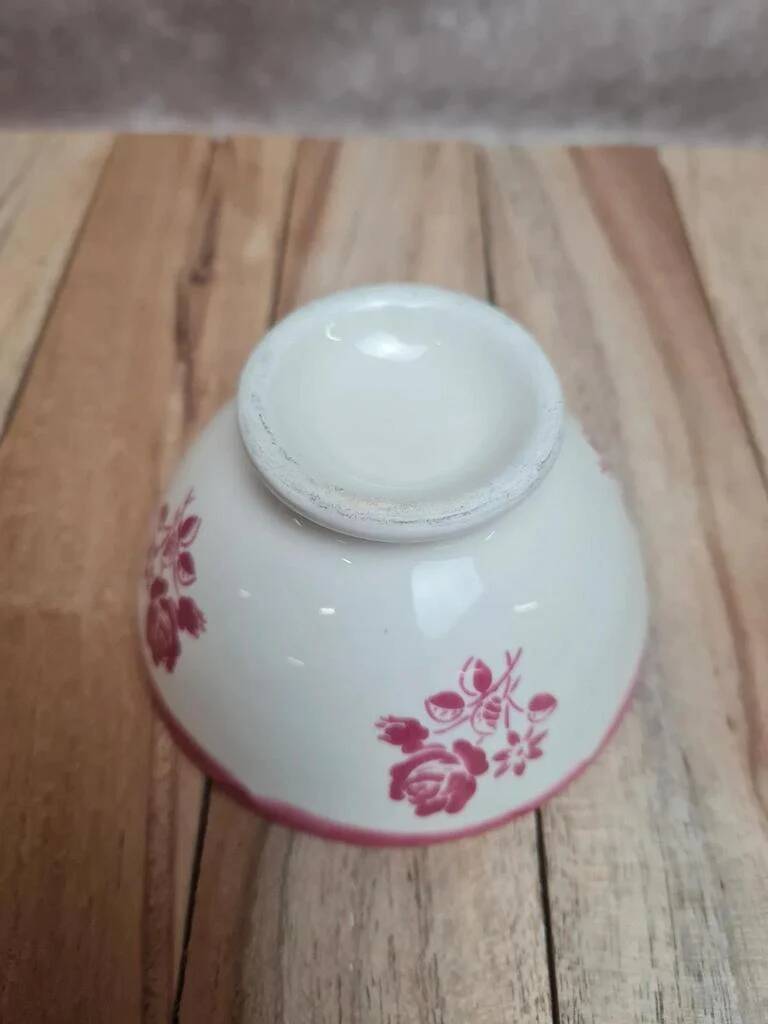 Small antique dining set bowl in earthenware with pink floral decoration – retro charm