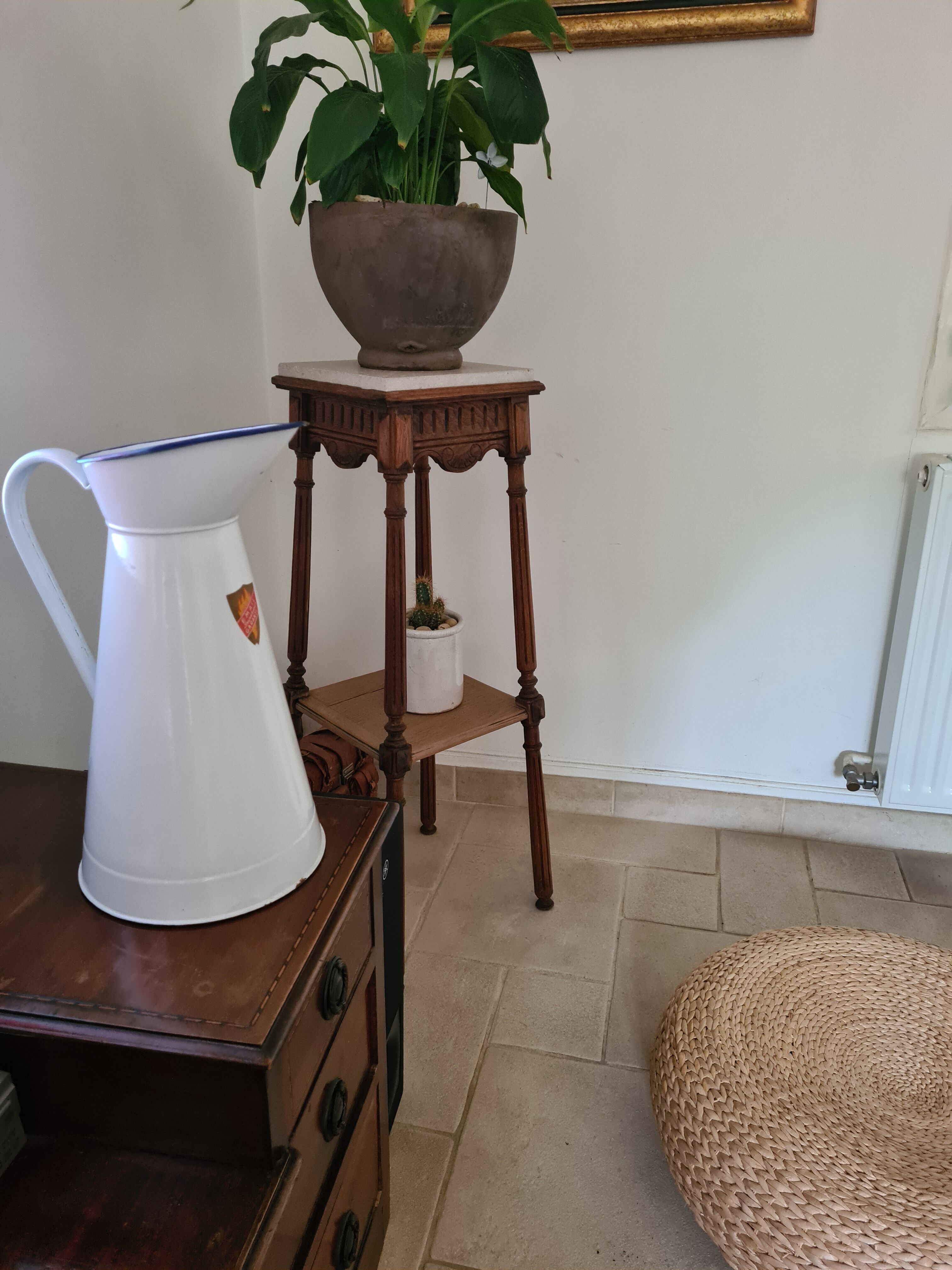 Enamelled sheet metal broc