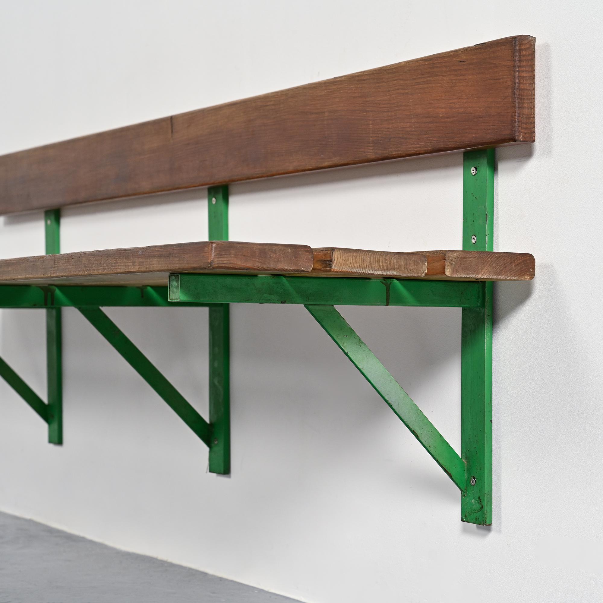 Banc mural de la résidence Le Miravidi, Arc 1800, 1974