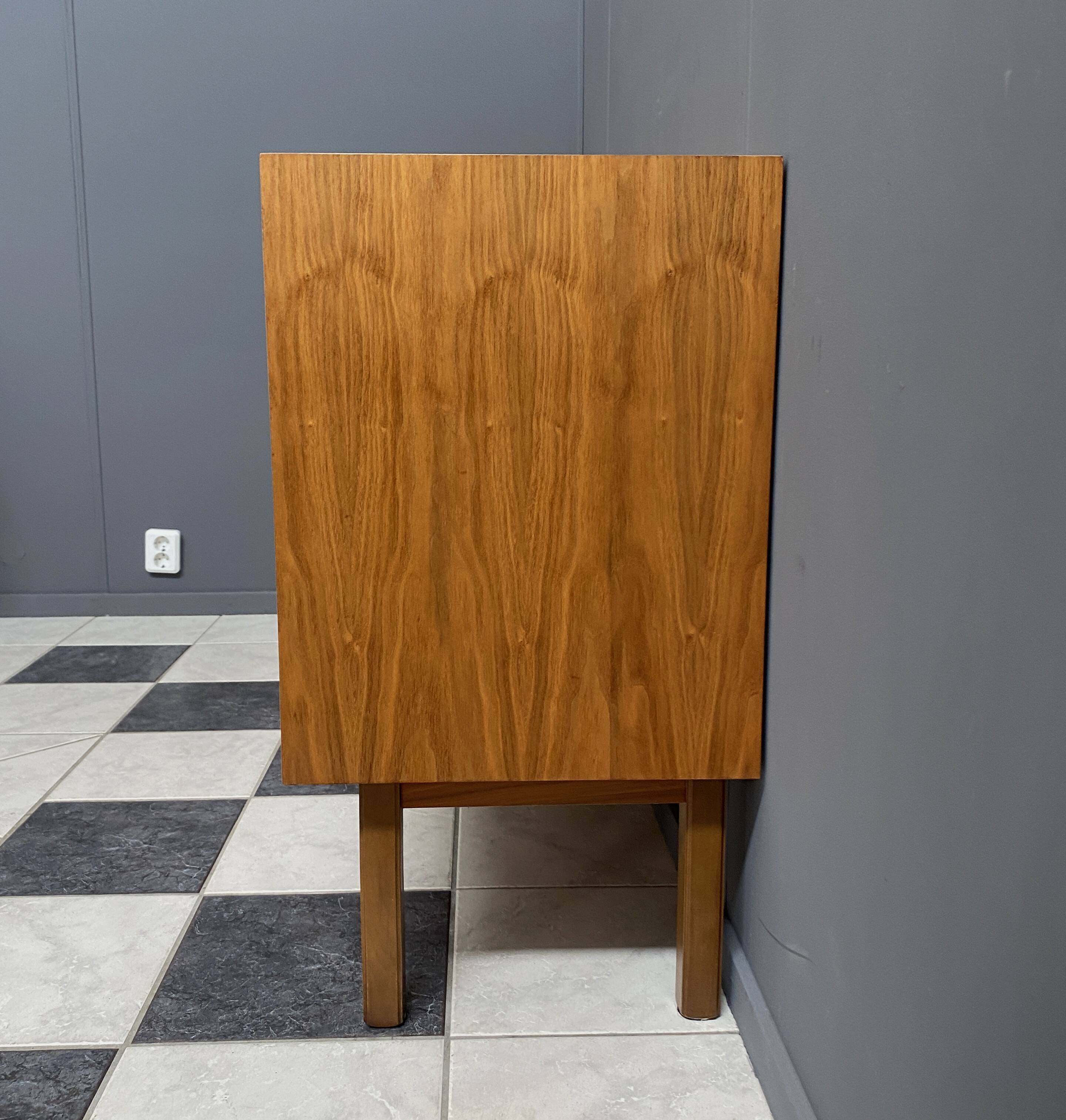 buffet en bois des années 1970