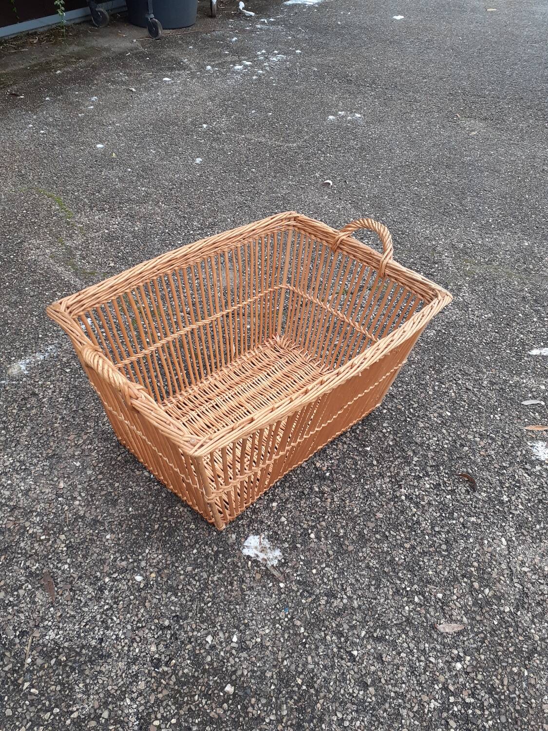 Wicker basket