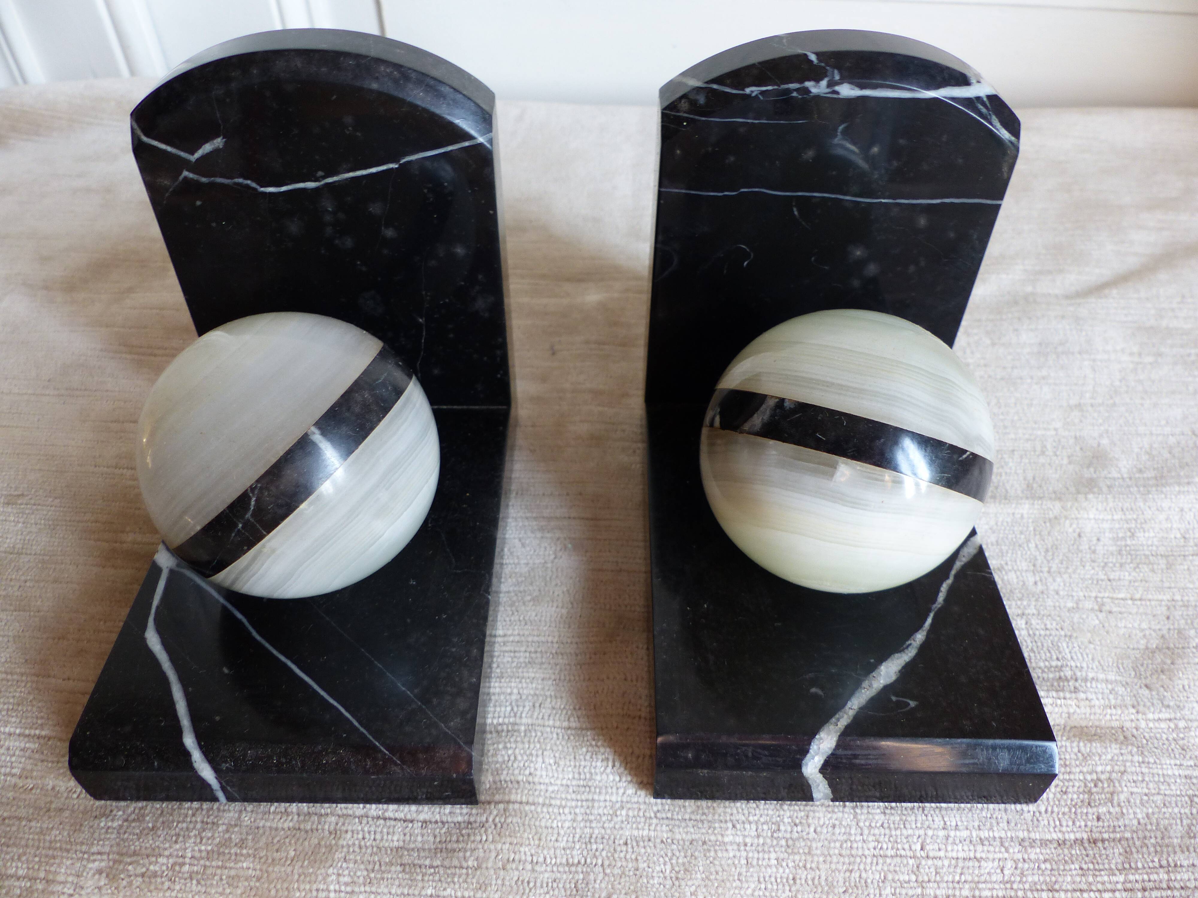 Pair of art-deco bookends in black marble with white veins