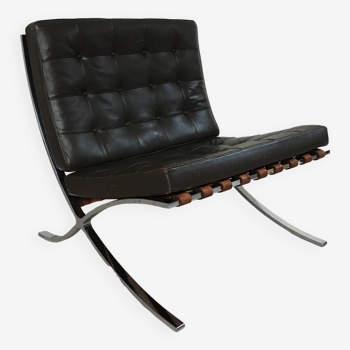 Barcelona armchair by Ludwig Mies van der Rohe for Knoll 1980