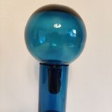 Bouteille en verre bleue