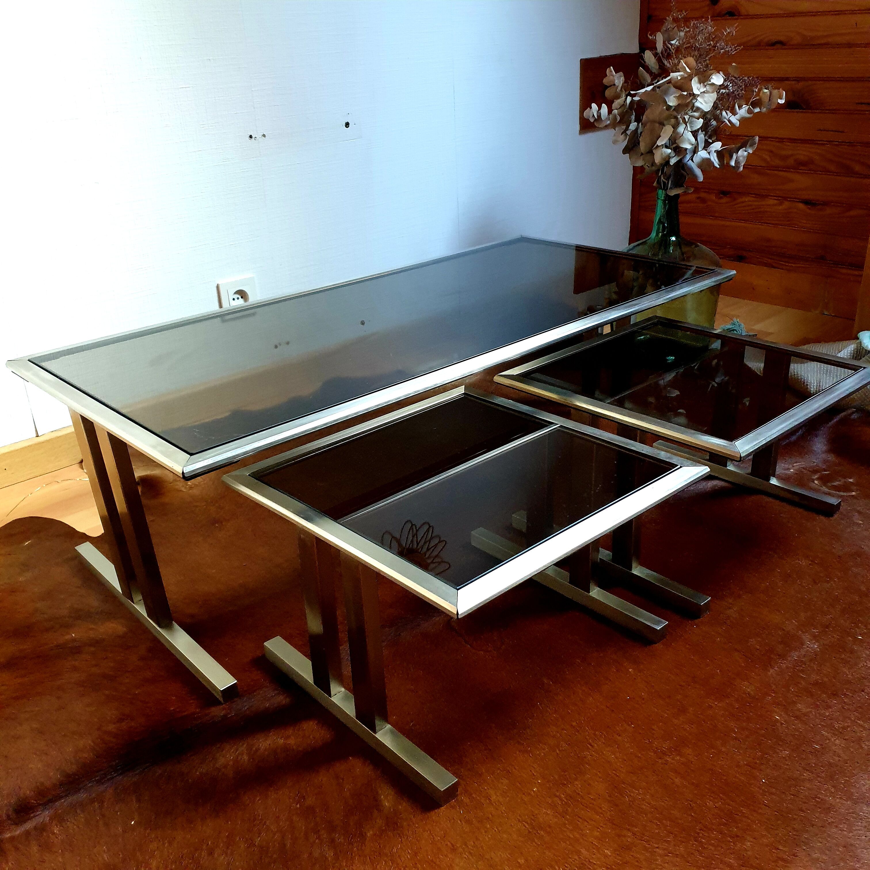Vintage pull-out coffee tables