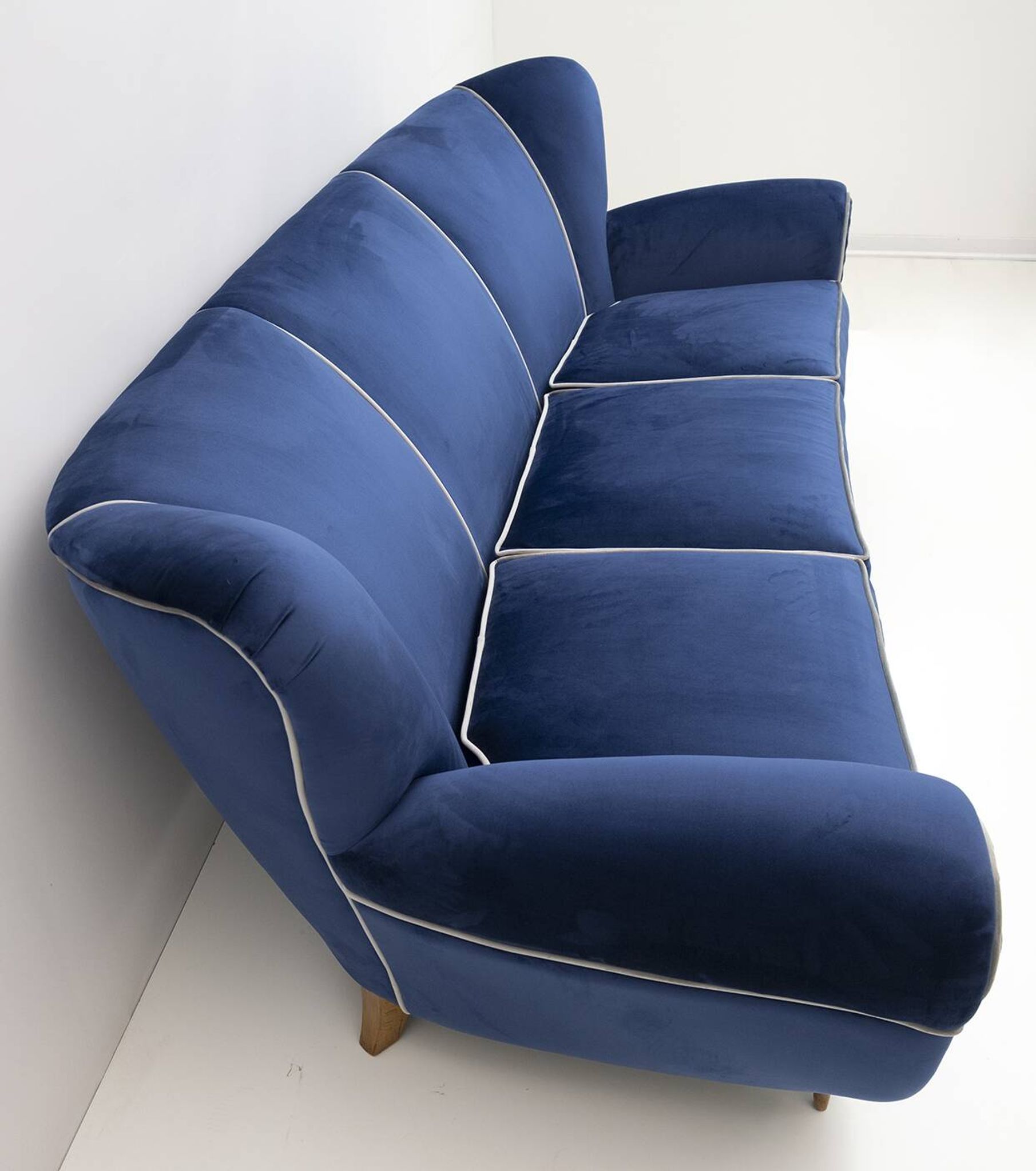 Guglielmo Ulrich Art Deco Italian Velvet Sofa, 1940s