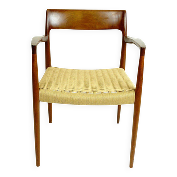 Sculptural Scandinavian Modern Armchair Mod. 57 en Teck et Papier