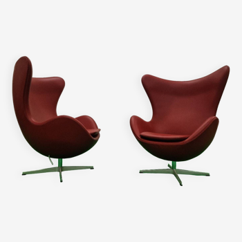 Pair Fritz Hansen Arne Jacobsen Egg chair