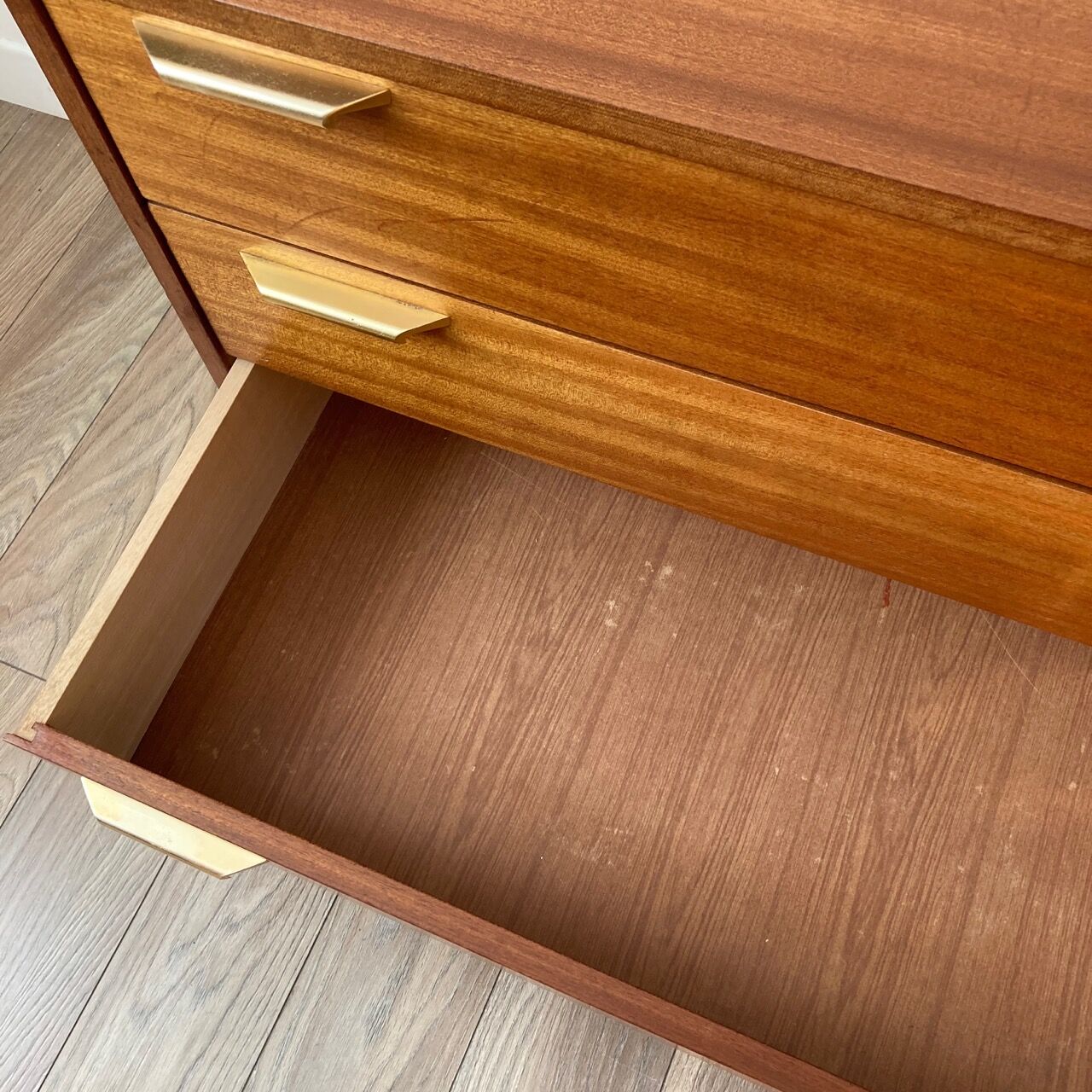 Vintage chest of drawers golden handles