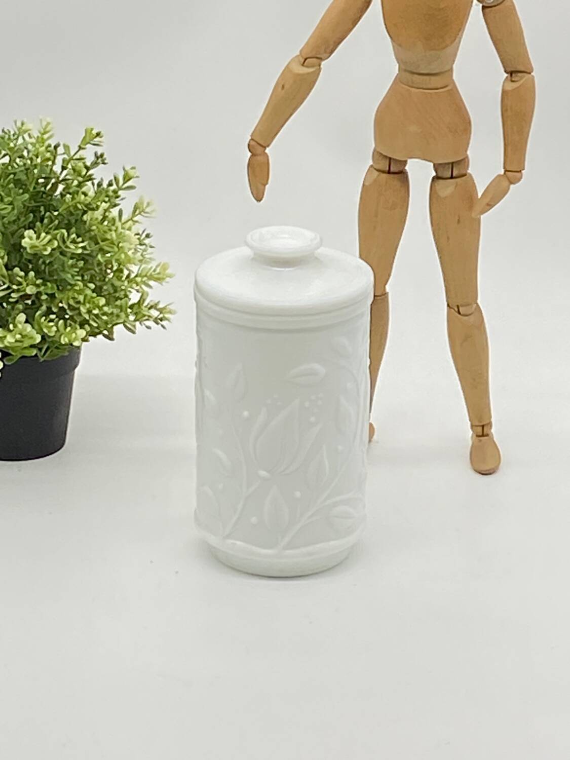 White opal glass pot / jar, vintage