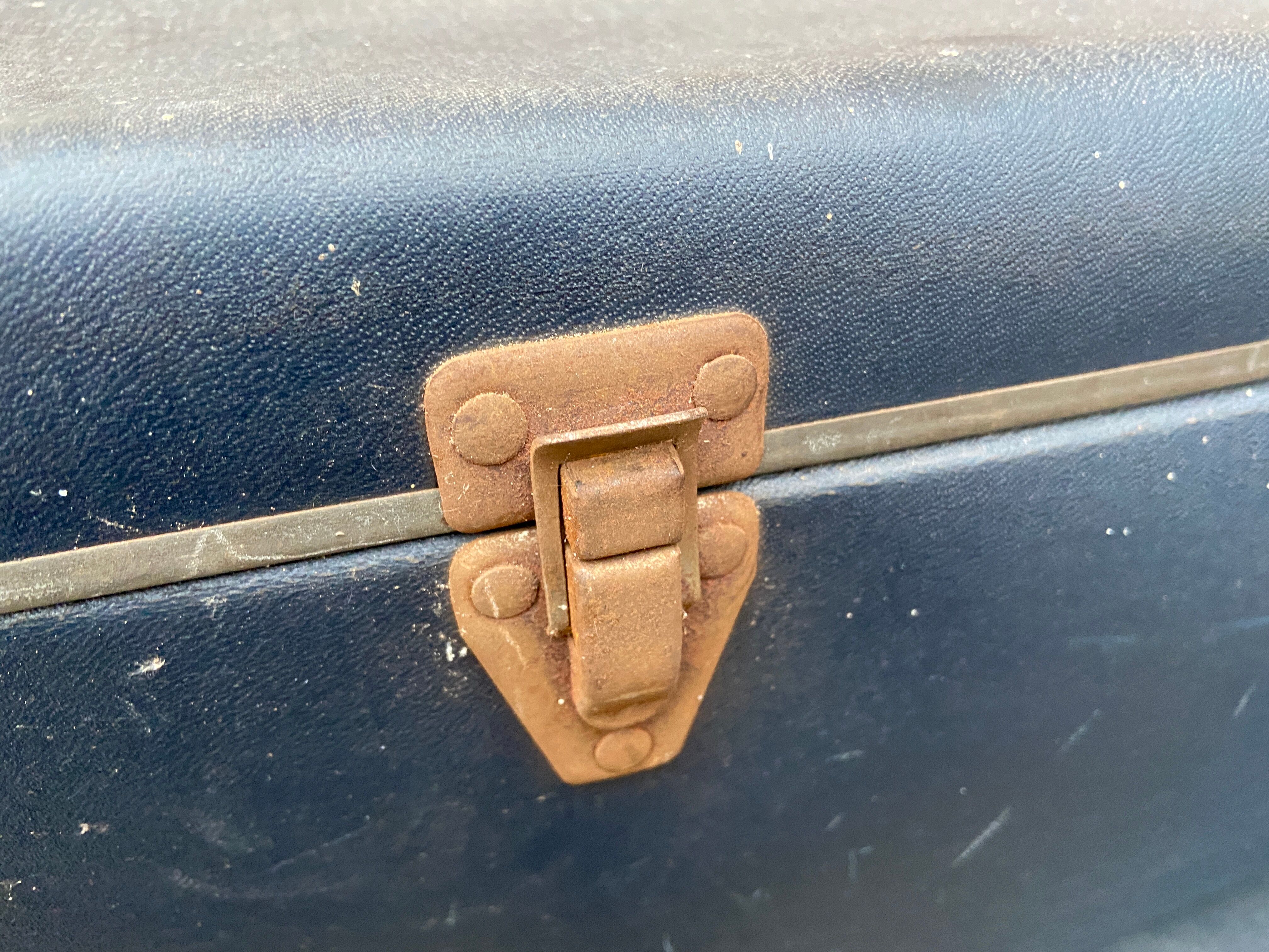 Set of 2 vintage luggage 50s