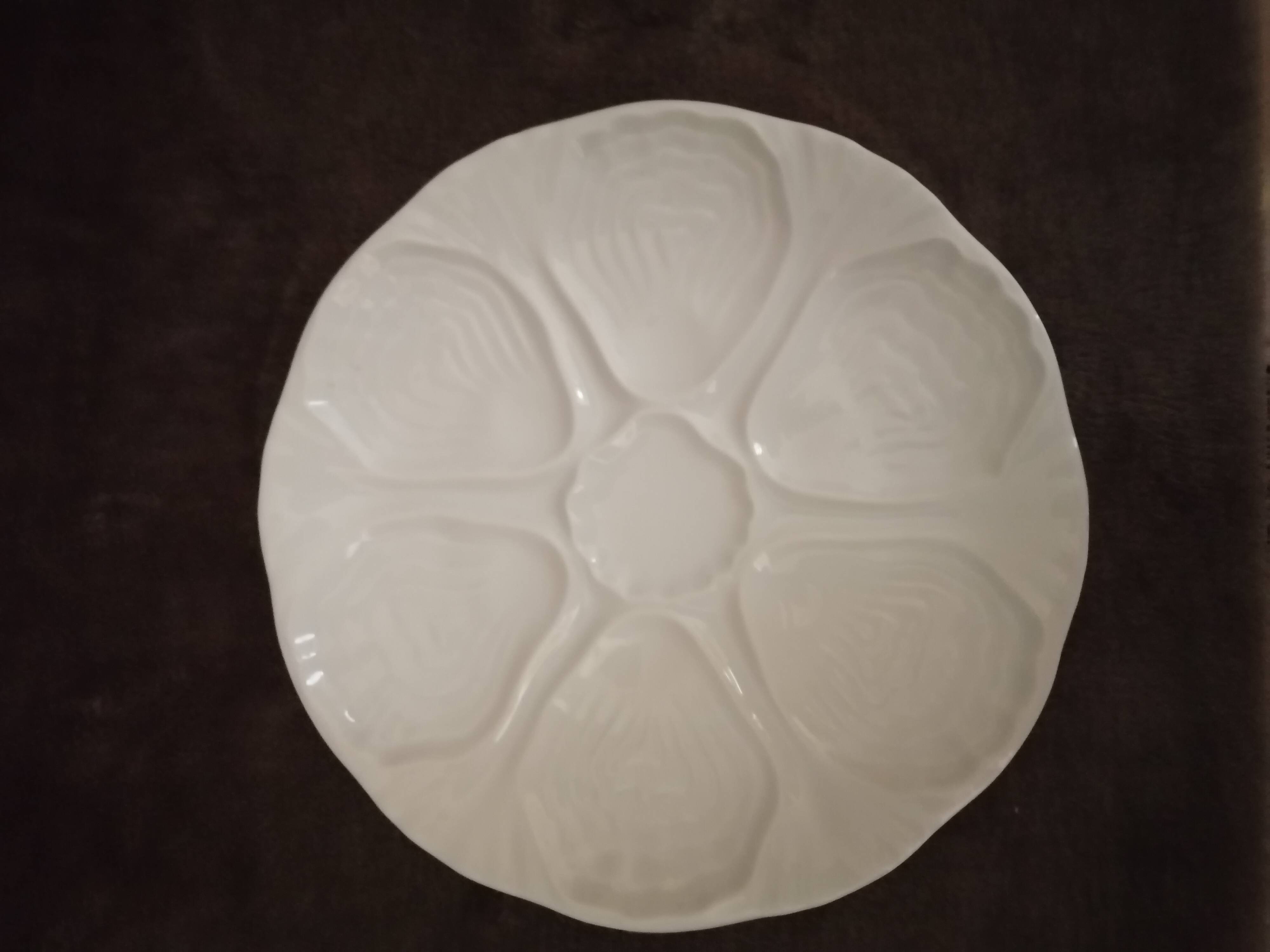 Set of 8 oyster plates in limoges porcelain