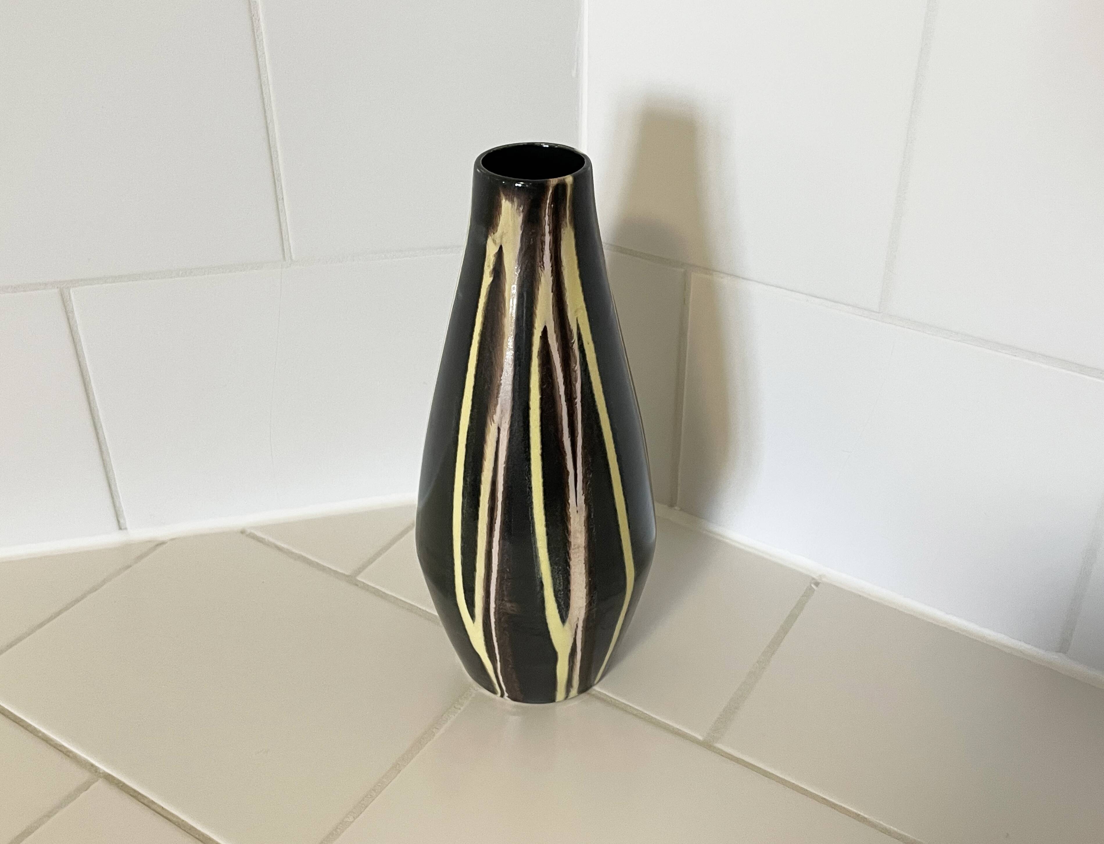 Vase à rayures en géocéramique VEB Georgenthal modèle 136, Allemagne de l'Est (RDA)