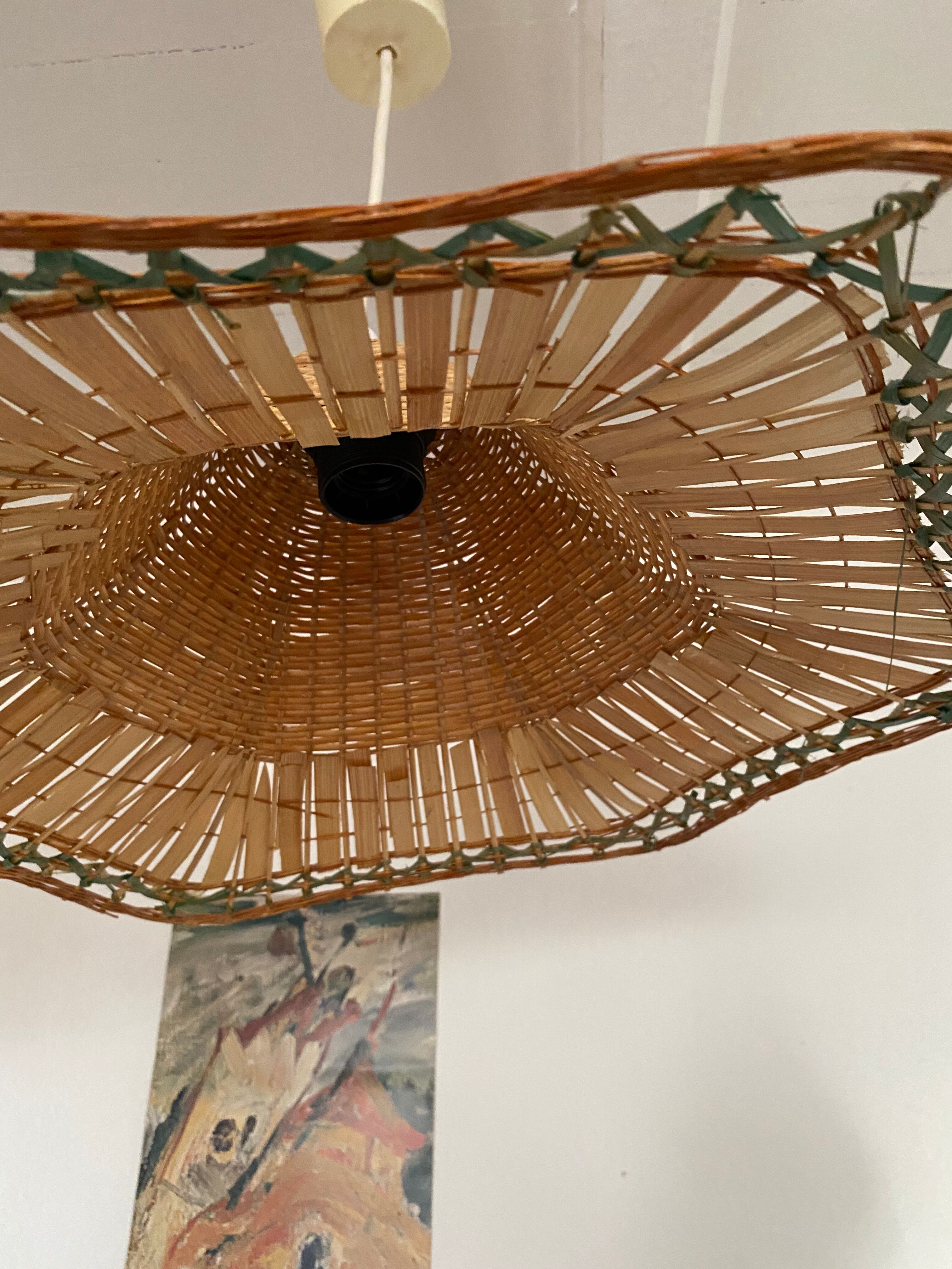 Braided wicker suspension