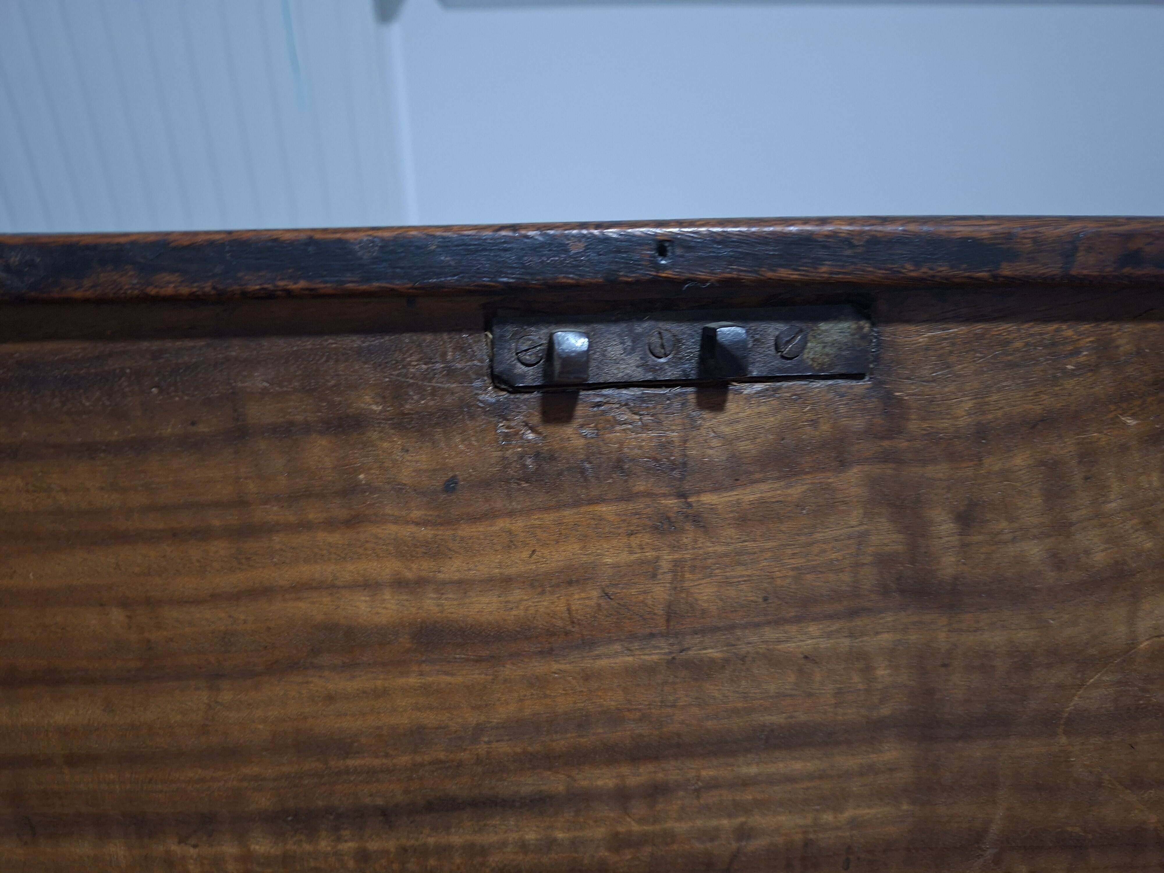 Antique wedding chest in solid wood — Late 18th century