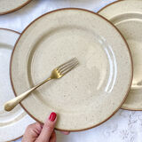 6 assiettes plates en grès beige moucheté