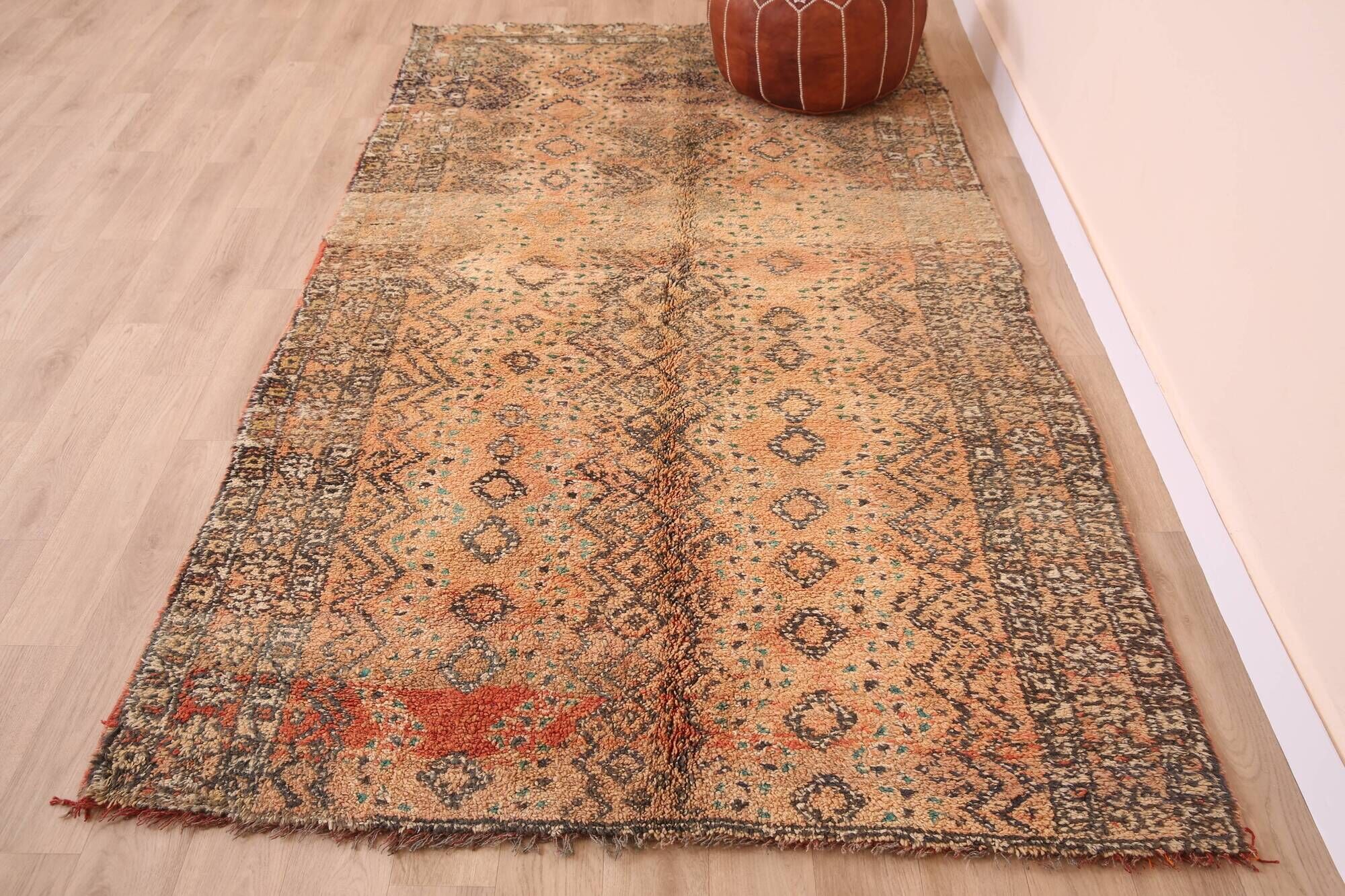 Peach Vintage Moroccan Rug 142 x 248 cm, Berber Wool Rug Handmade, Boho Rug