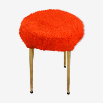Stool red rug