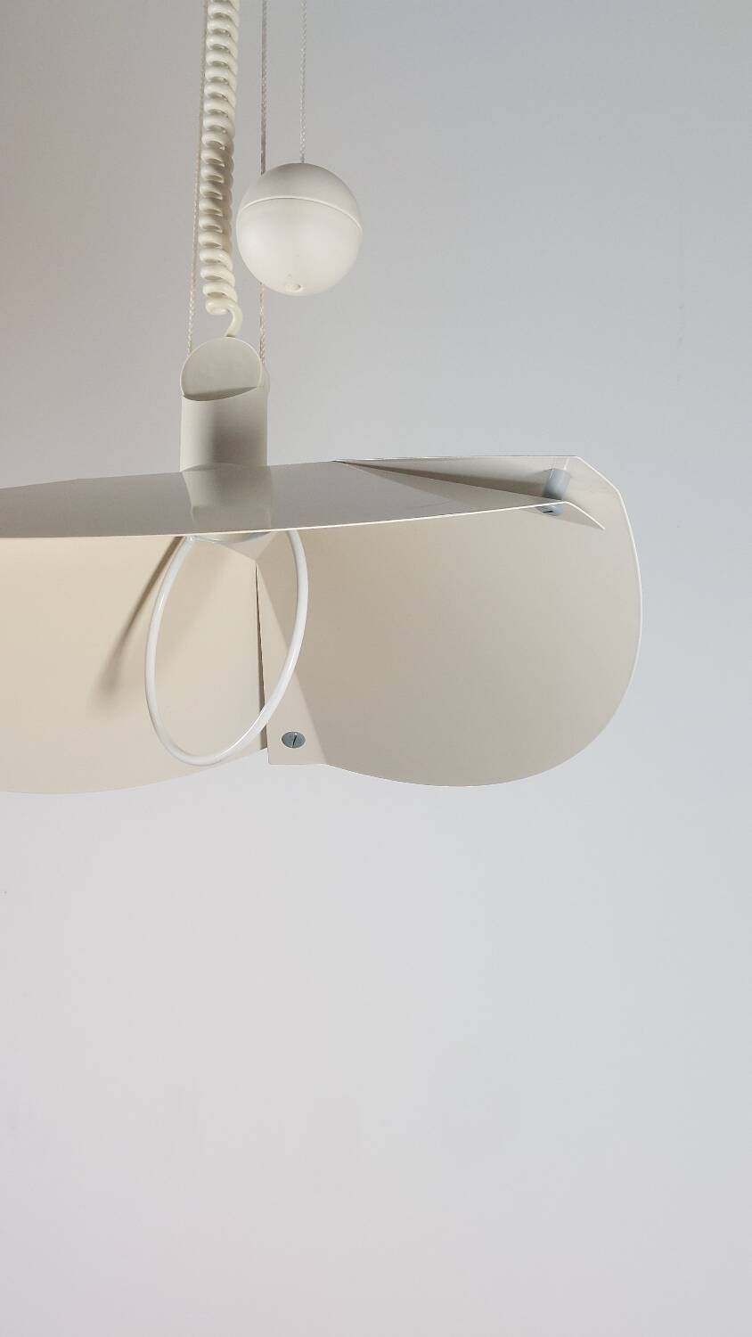 Suspension design vintage, style années 80.