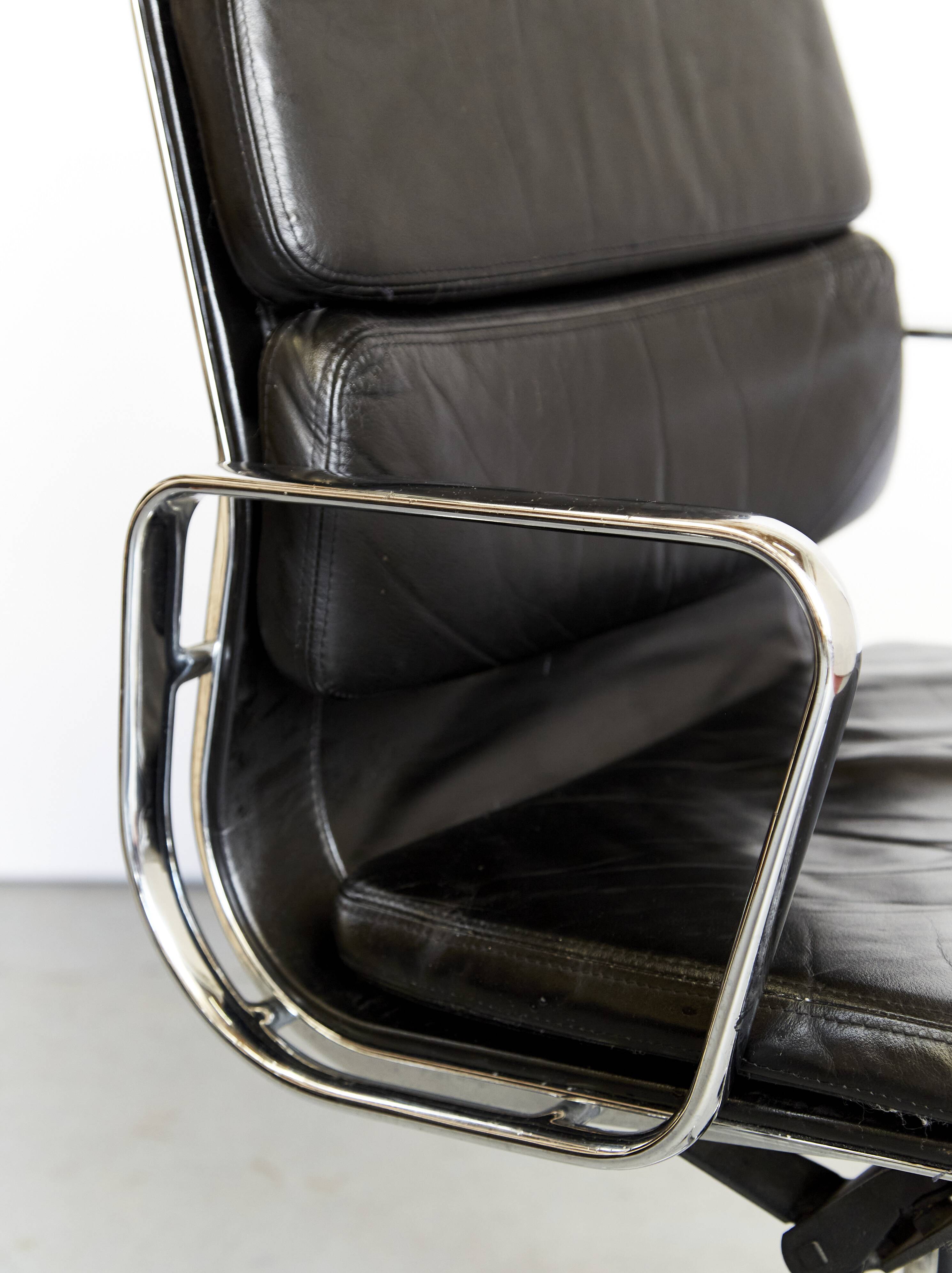 Charles & Ray Eames Softpad Executive Chair EA219 for Vitra