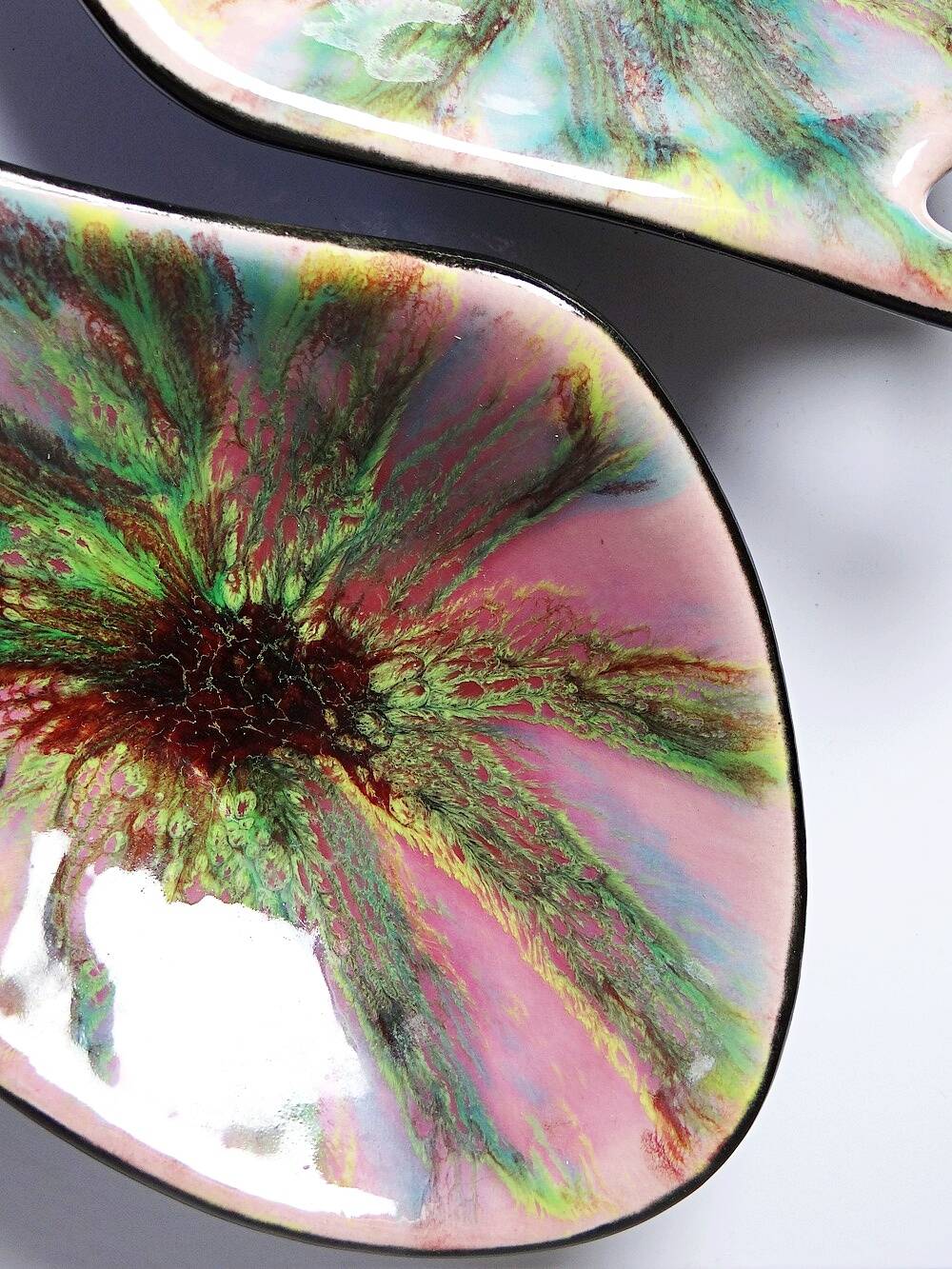 Pair of multicoloured glazed ceramic studio dishes, vintage 1960s.