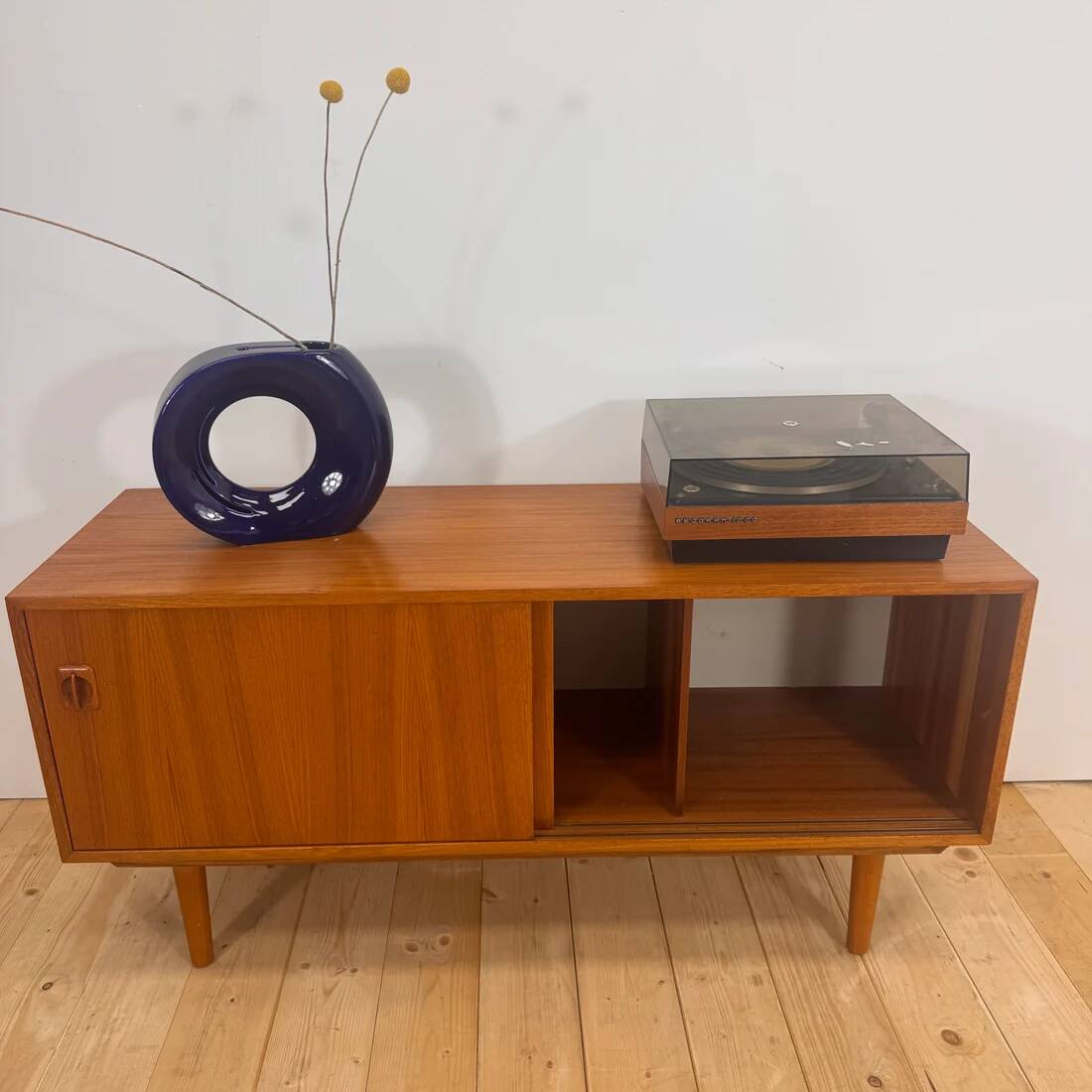 Buffet en teck avec porte-disques interne, Danemark 1960