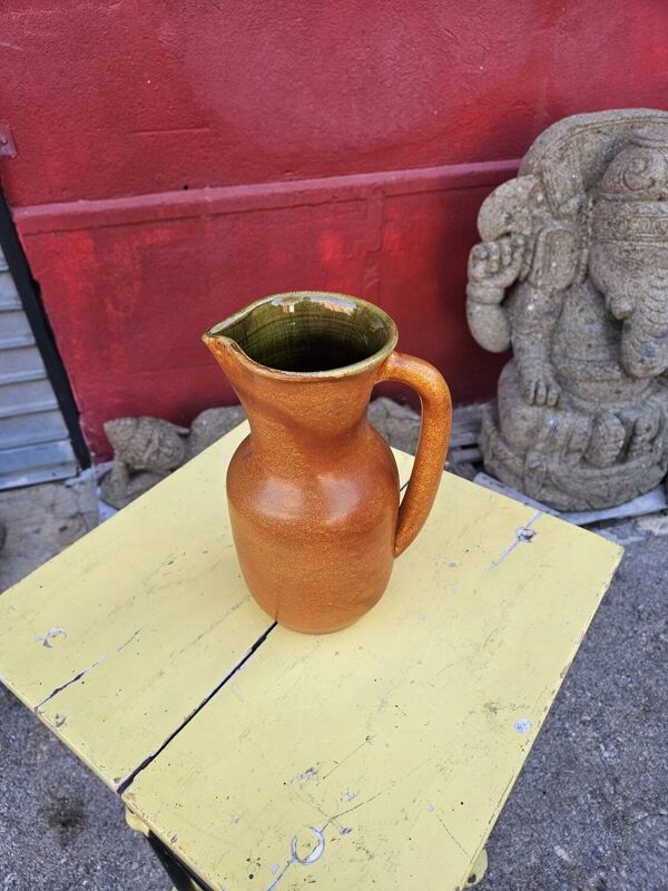 Pichet en céramique de l'atelier Madoura plein feu signé.