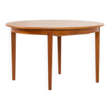 Henning Kjaernulf attributed extra large teak table with 4 inner leaves for Soro, Denmark 1960s