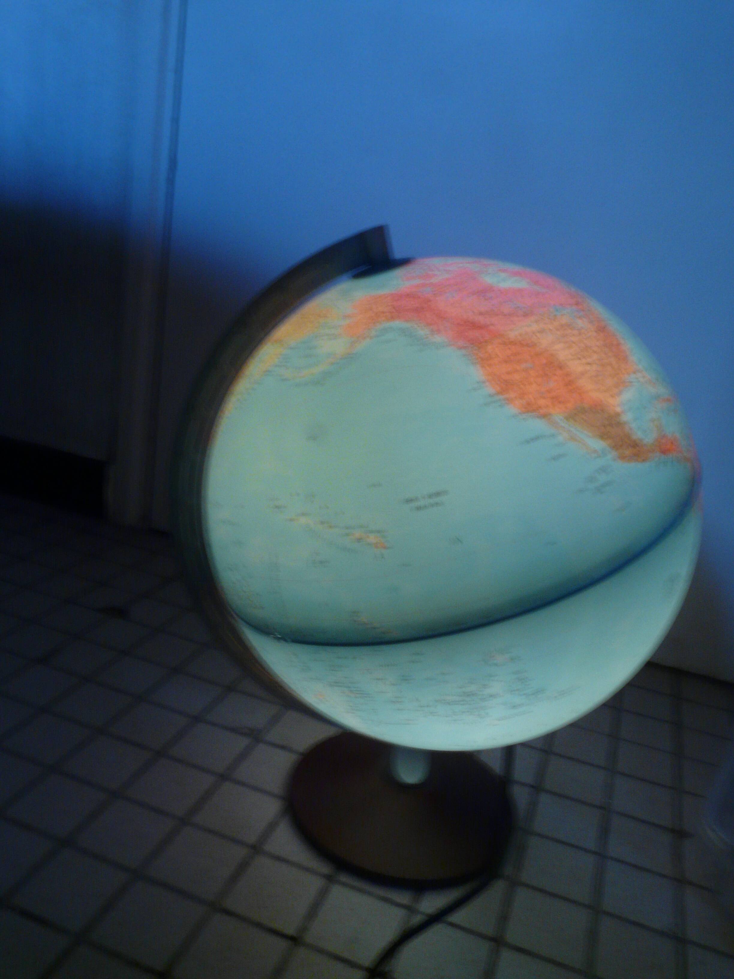 illuminated world map wooden base Teccnodidattica