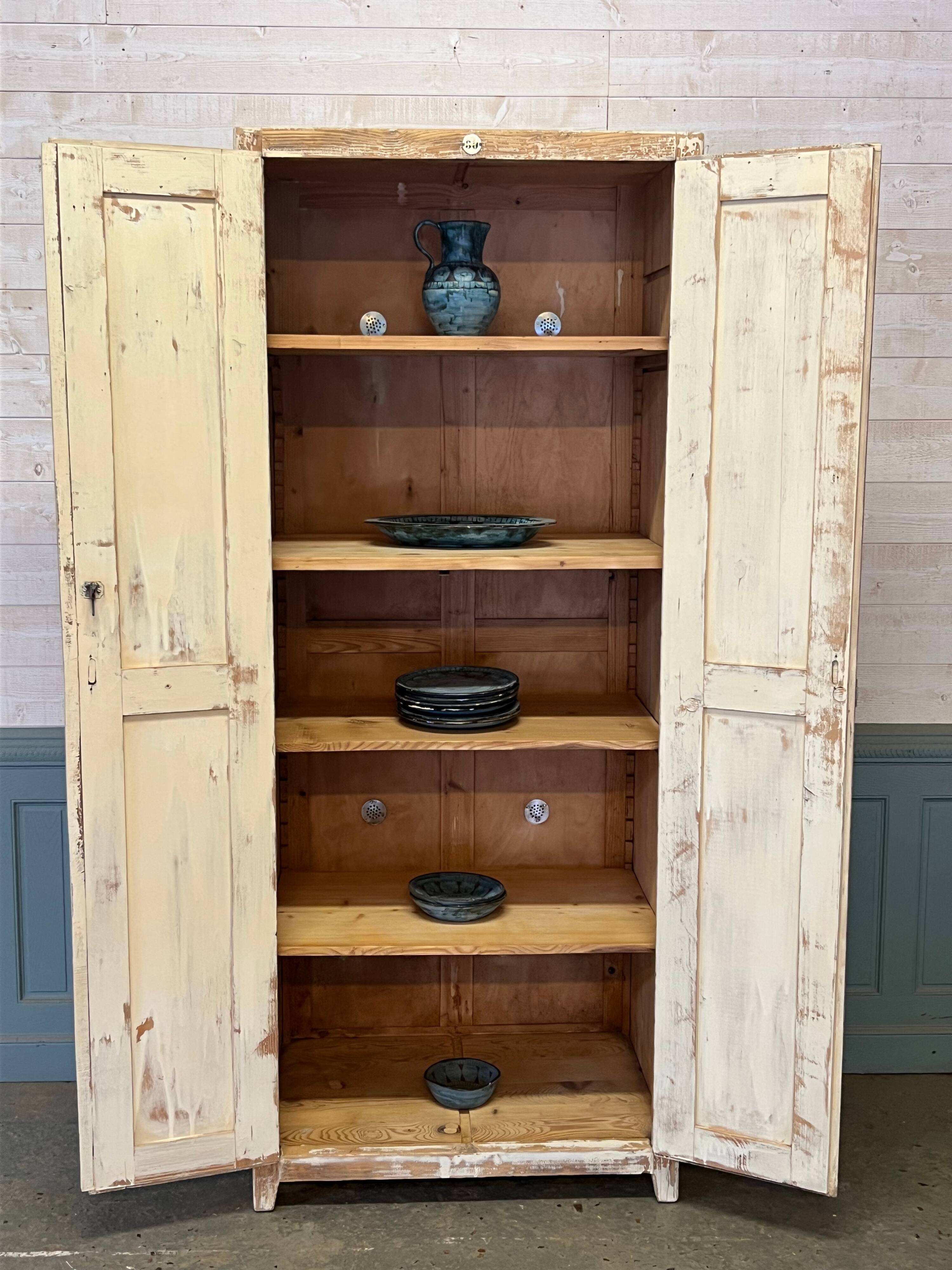 Antique patinated cloakroom