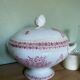 Soupière en terre de fer rose motif champêtre, floral papillons et abeilles