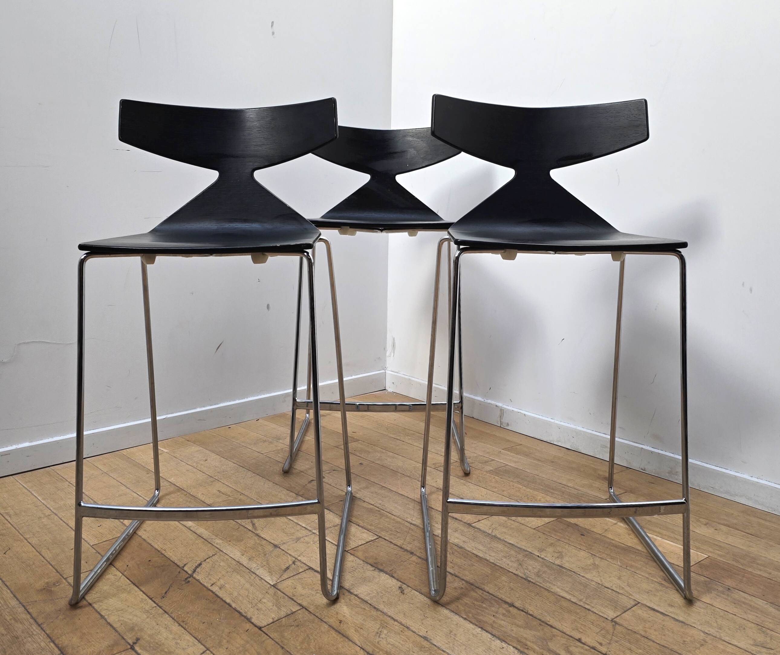 Set of 3 Saya bar stools, Arper