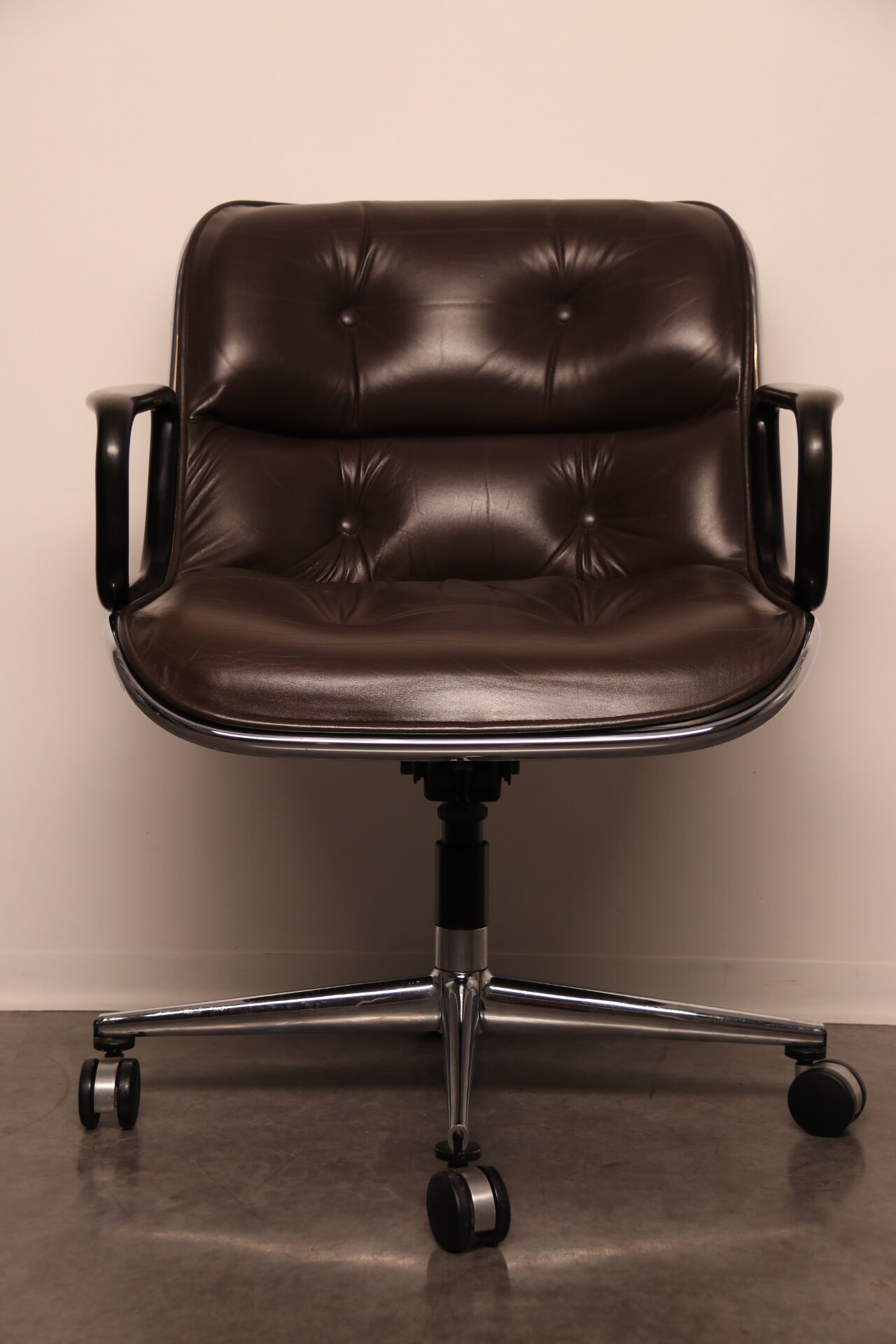Executive office chair by Charles Pollock for Knoll - US - 1970's
