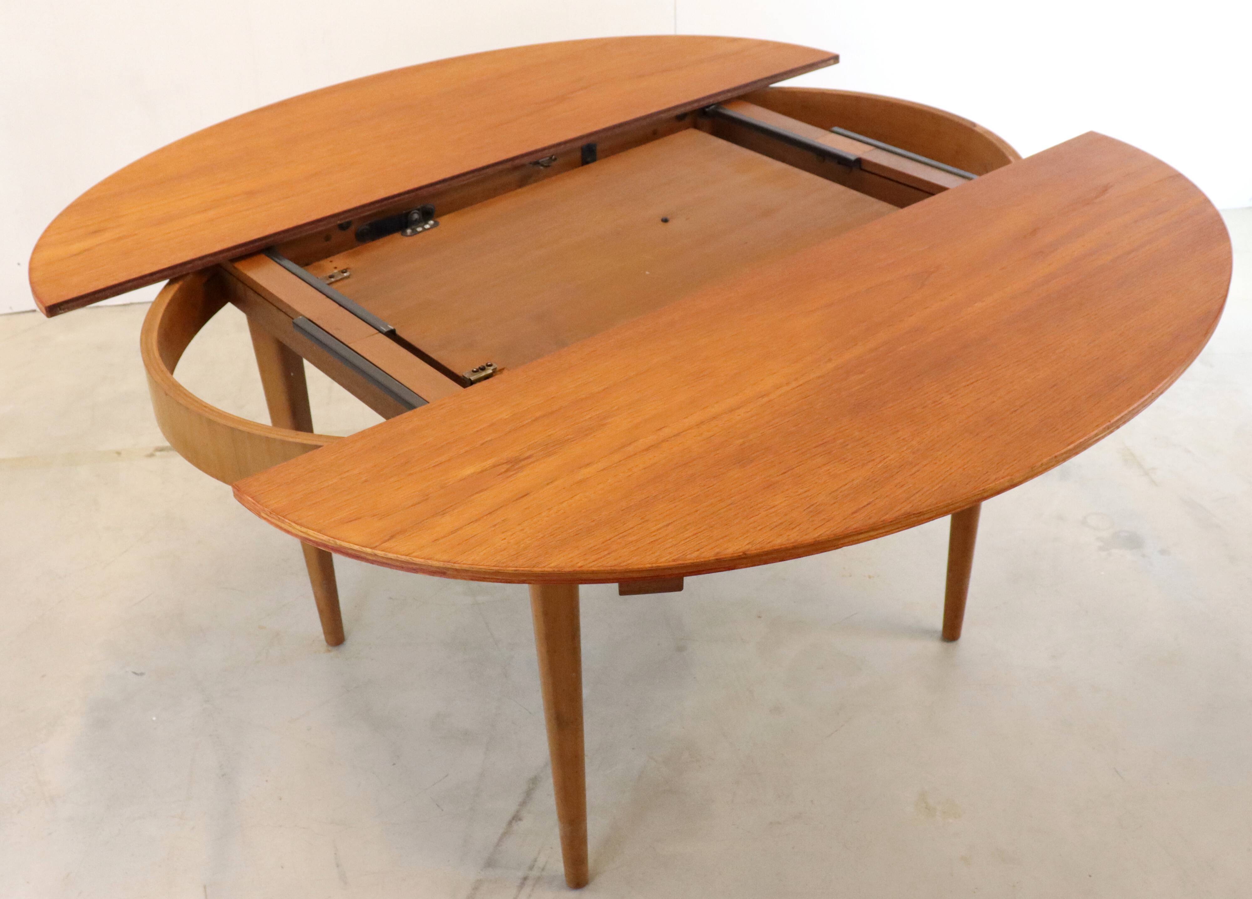 Oval vintage dining table extendable 'Atterton'