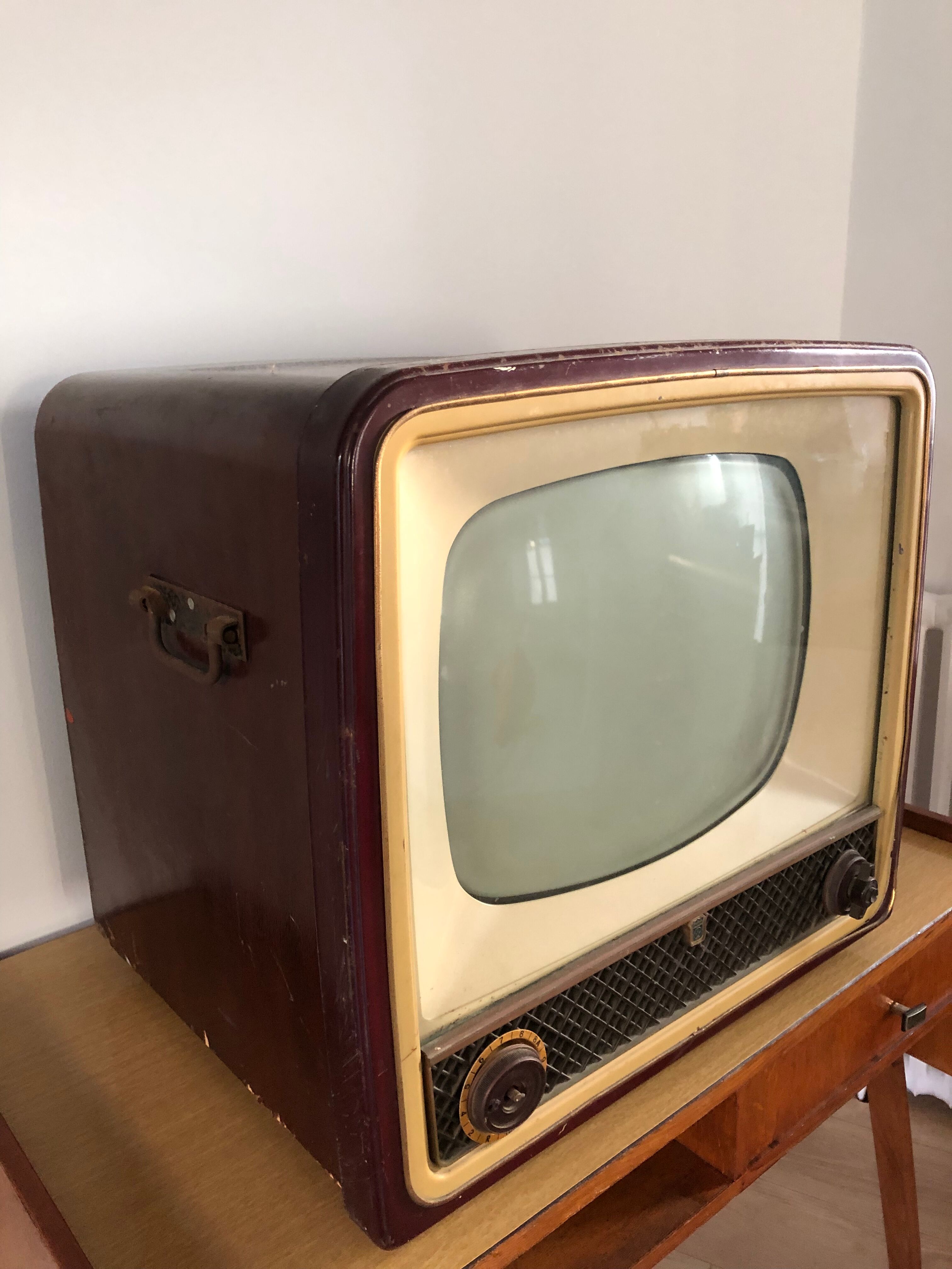 Vintage TV deco