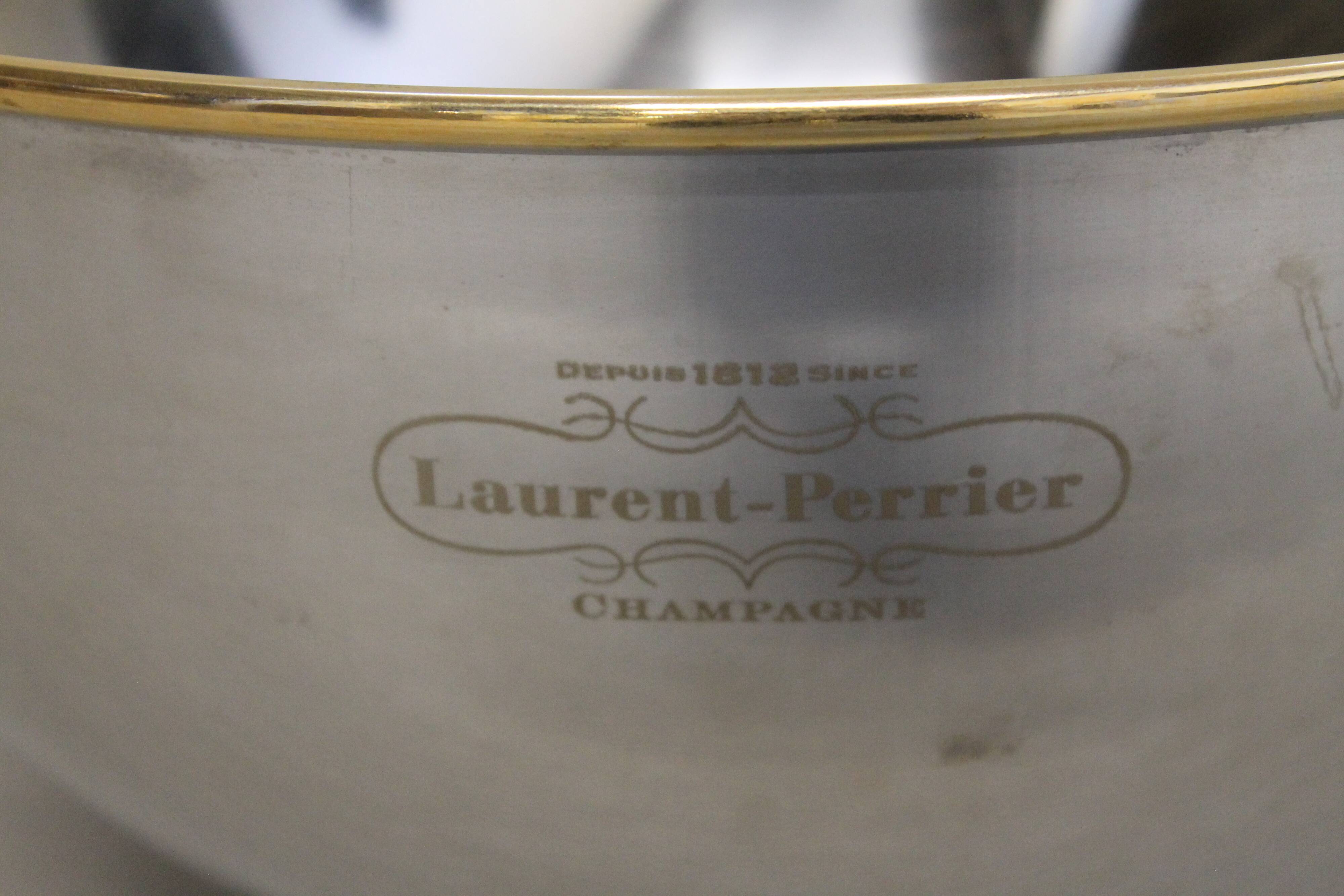 Vasque for champagne