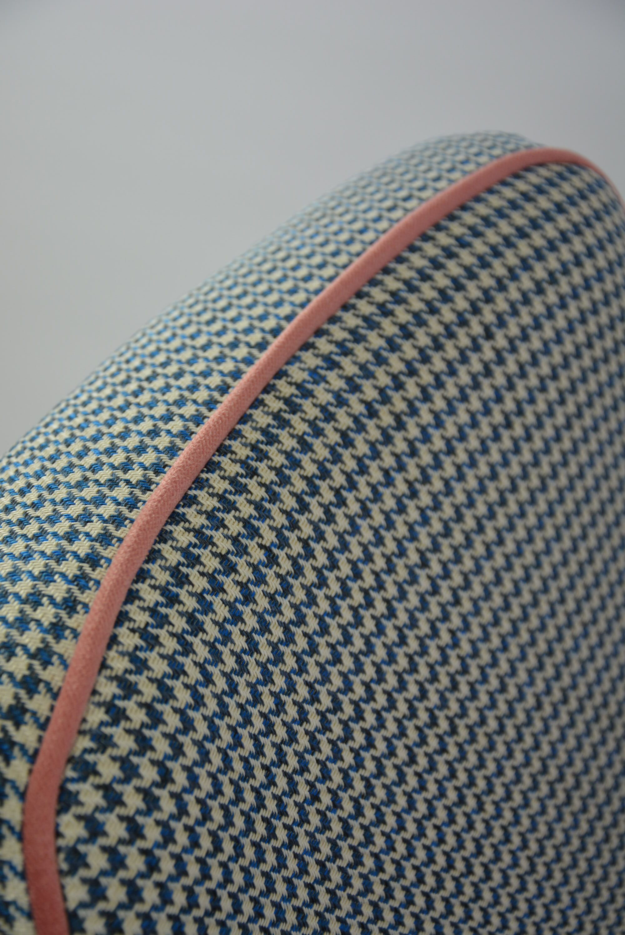 Fauteuil 366 pieds de poule bleu