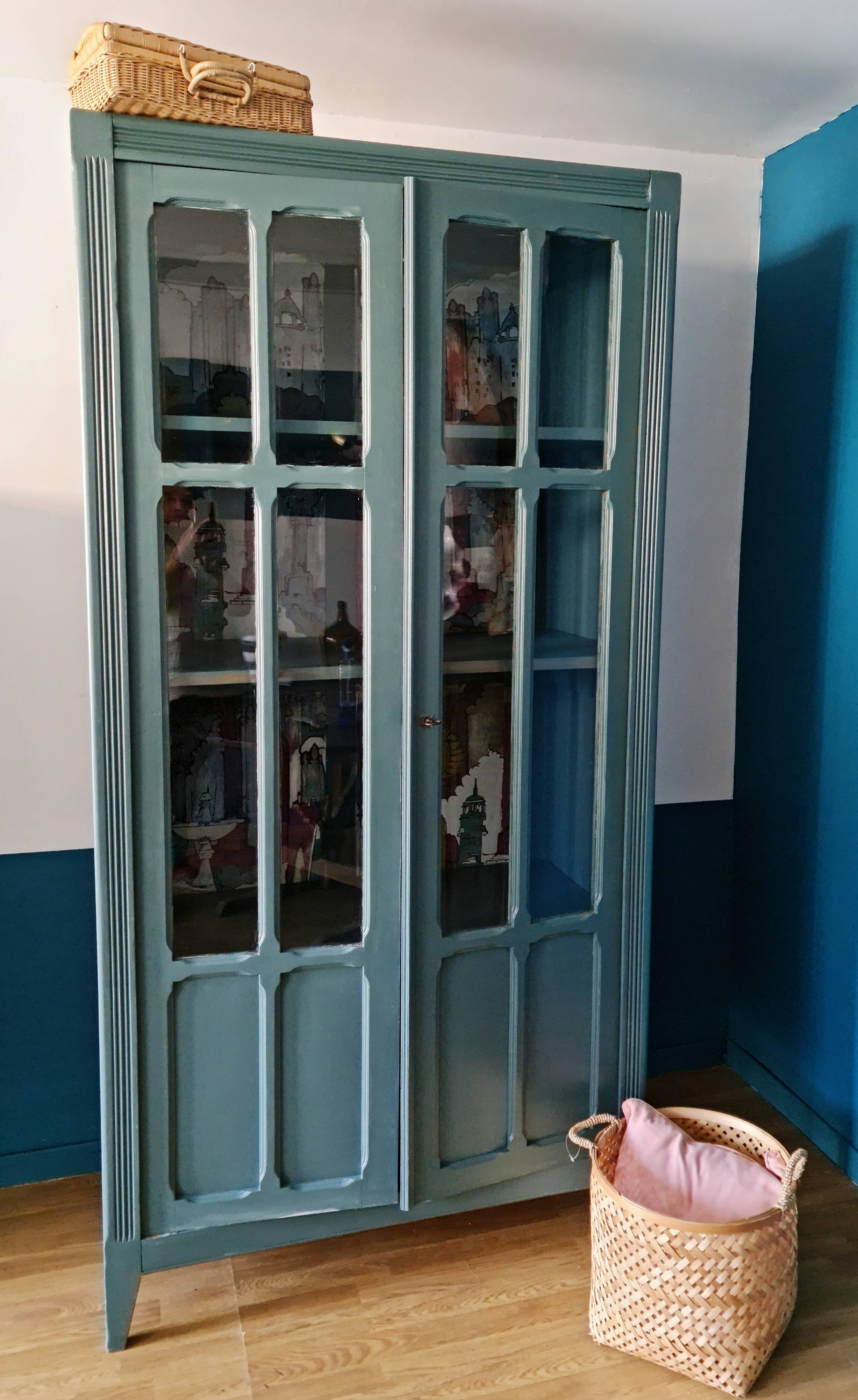 Parisian wardrobe glazed color inchyra blue