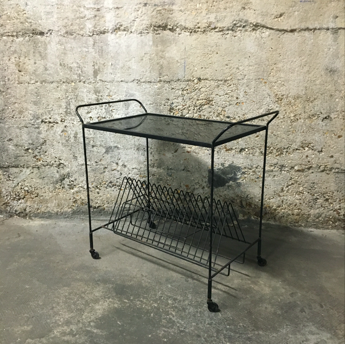 Serving range vinyls with wheels