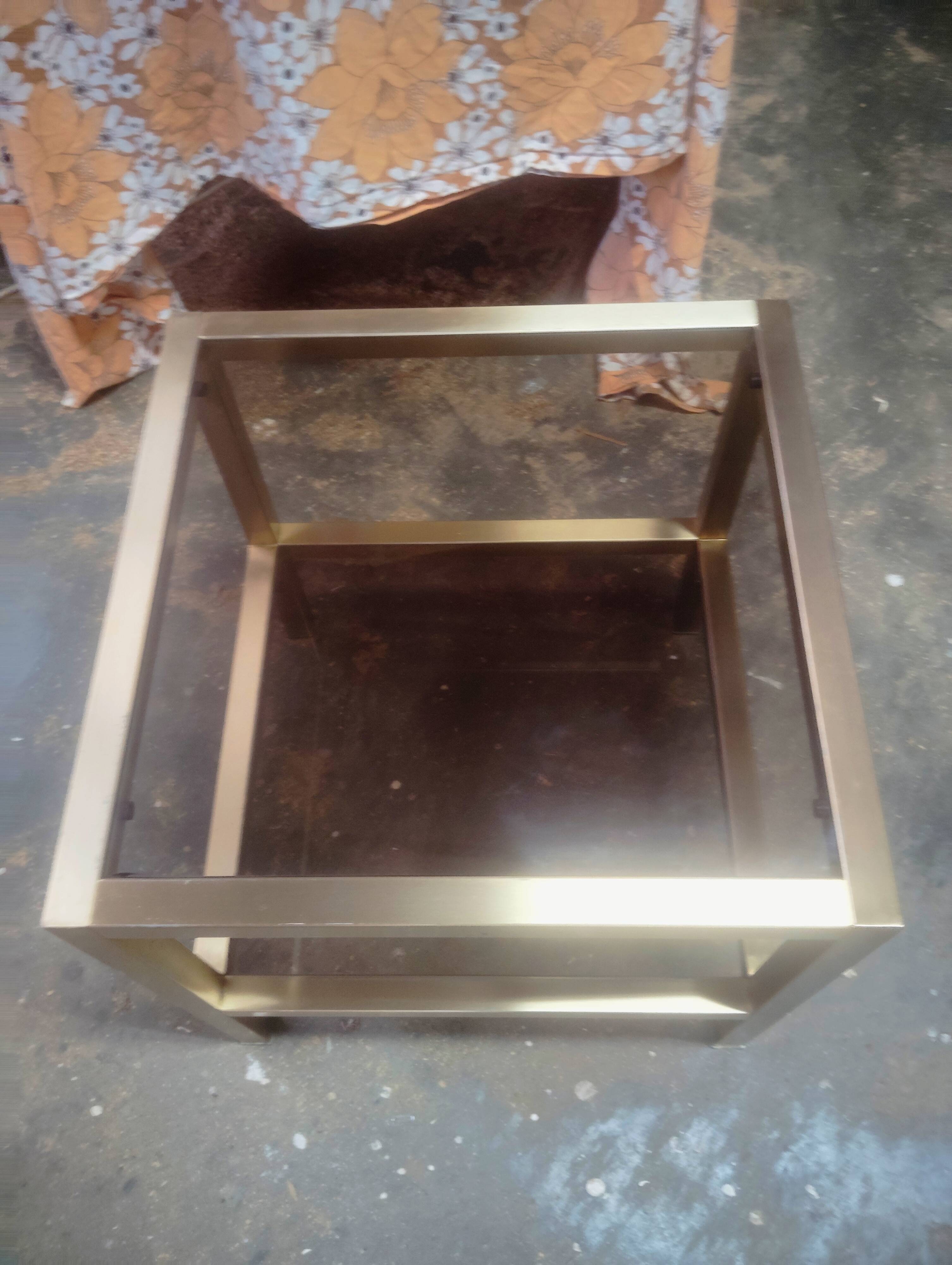 Table d'appoint metal doré et verre fumé