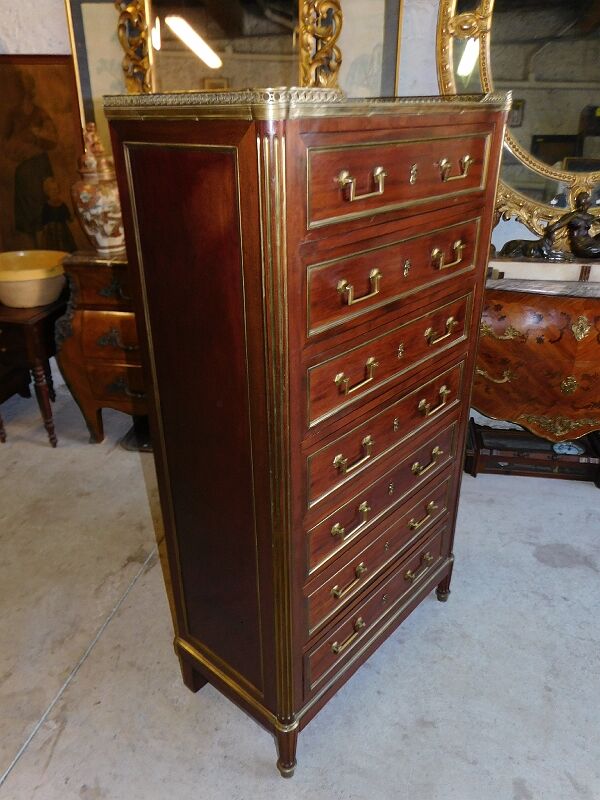 Chiffonnier semainier style Louis XVI en palissandre