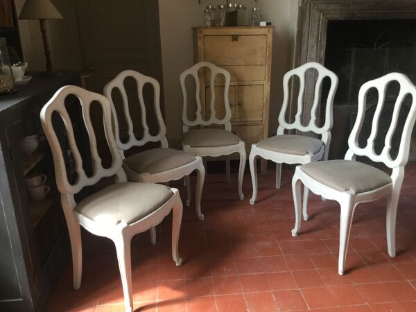Lot de 5 chaises anciennes en chêne